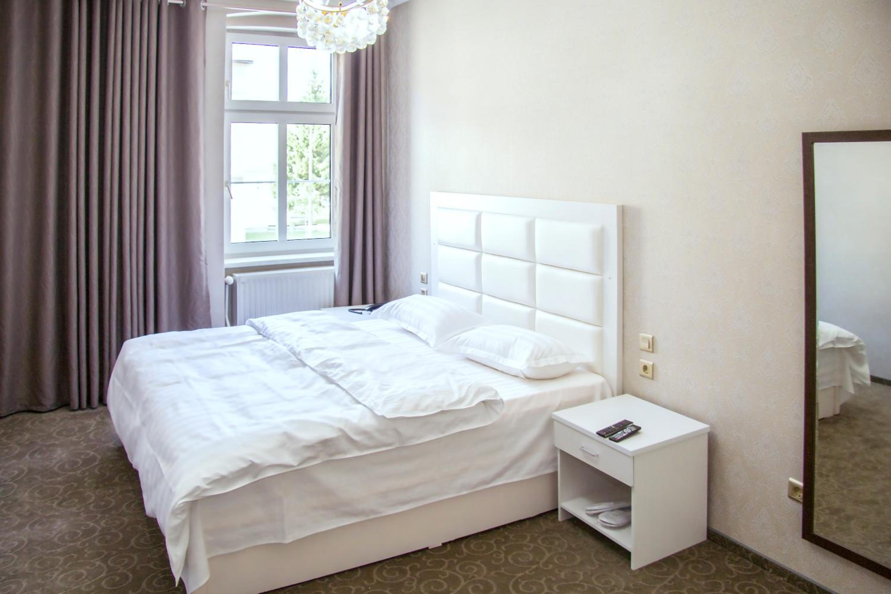 Budget Double Room - Photo 1