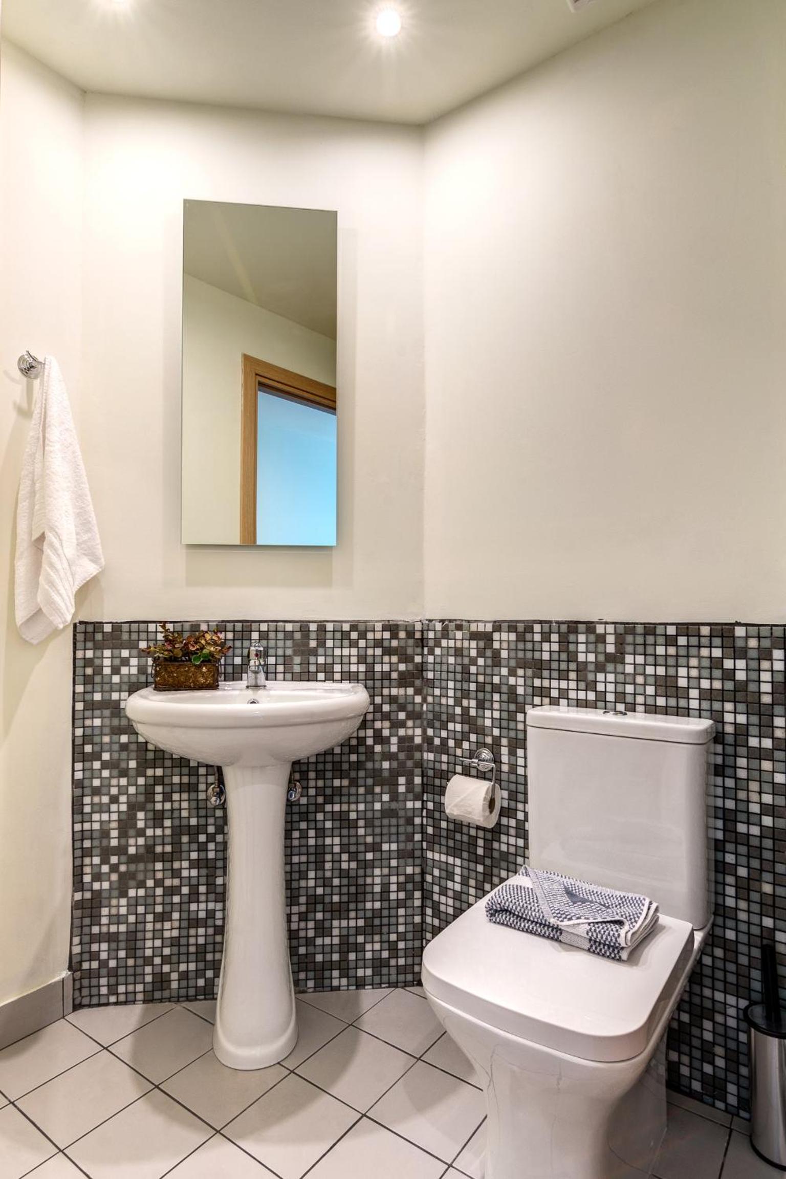 Deluxe Double Room with Balcony and Sea View - Photo 6