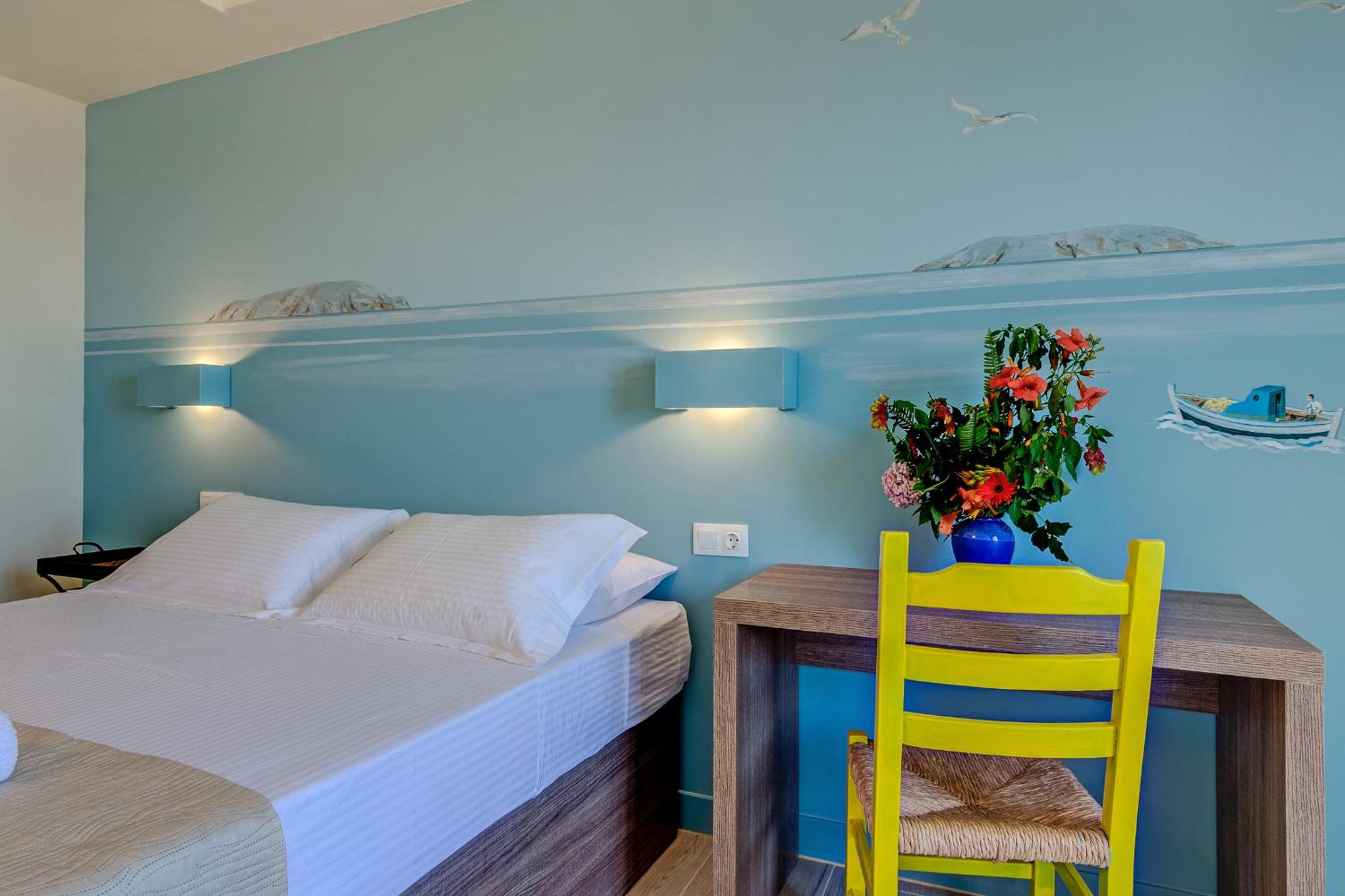 Deluxe Double Room with Balcony and Sea View - Photo 7