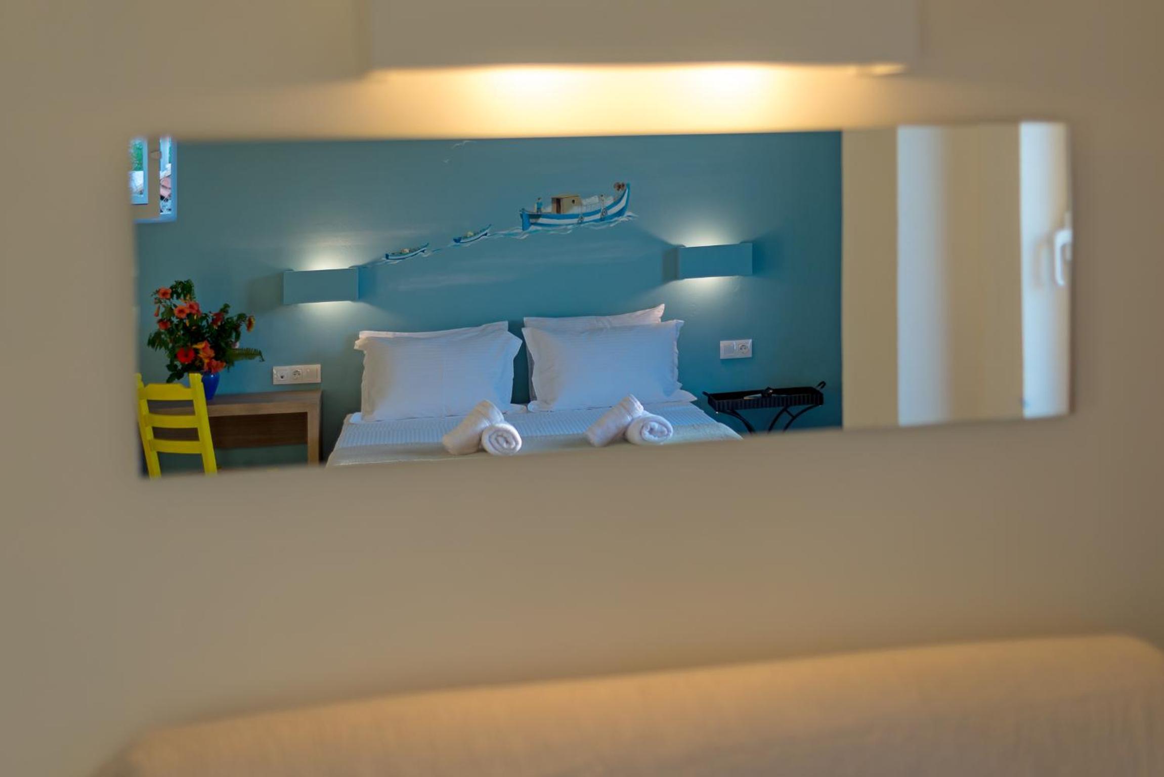 Quadruple Room with Garden View - Photo 2
