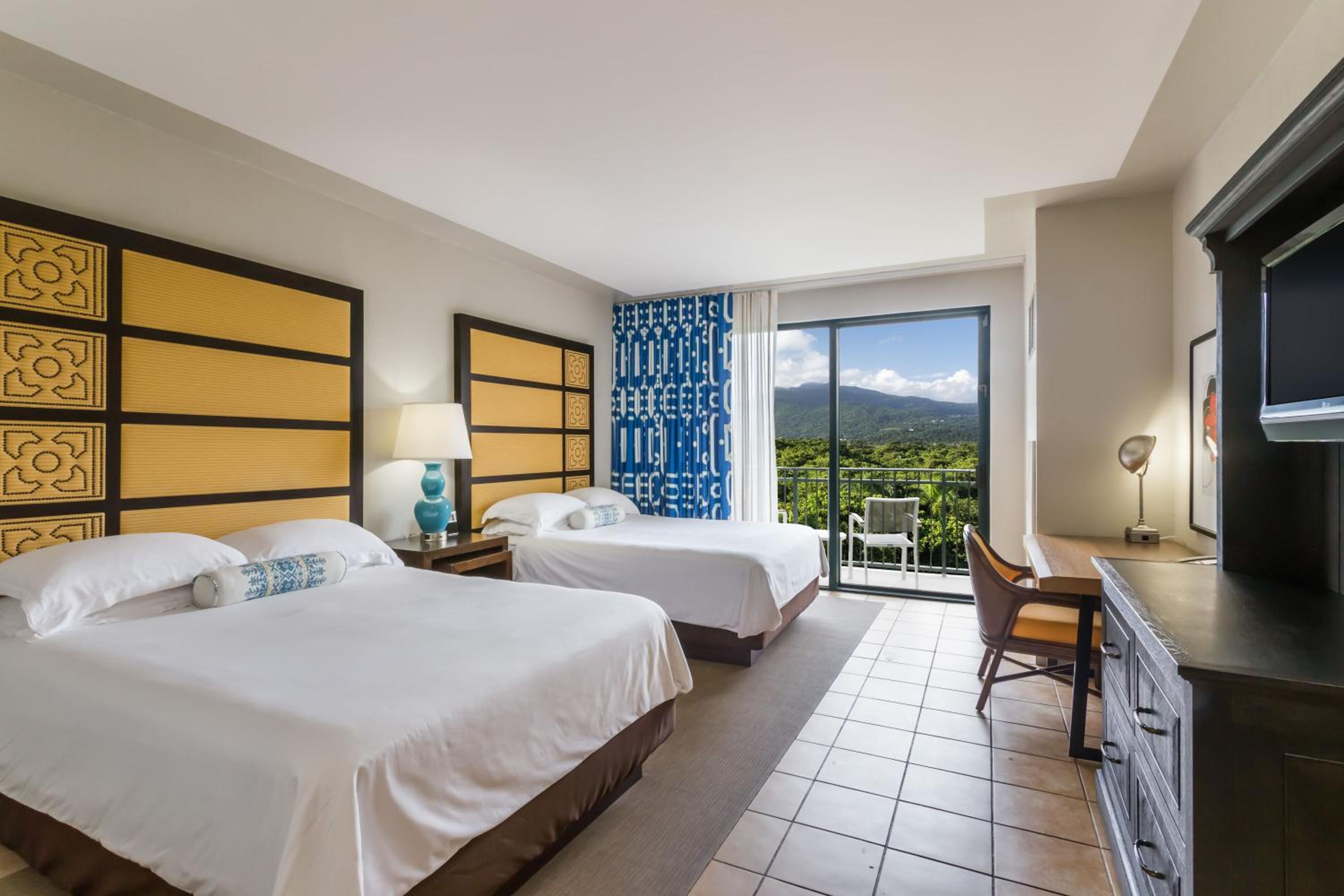 Queen Room With One Queen Bed (non Smoking)