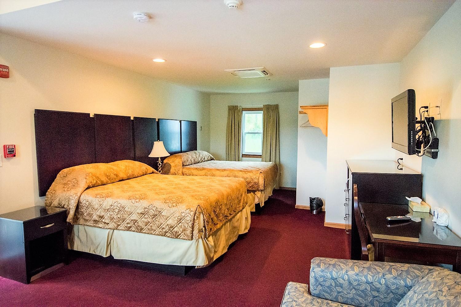 Double Room with Two Double Beds with Sofa photo 2
