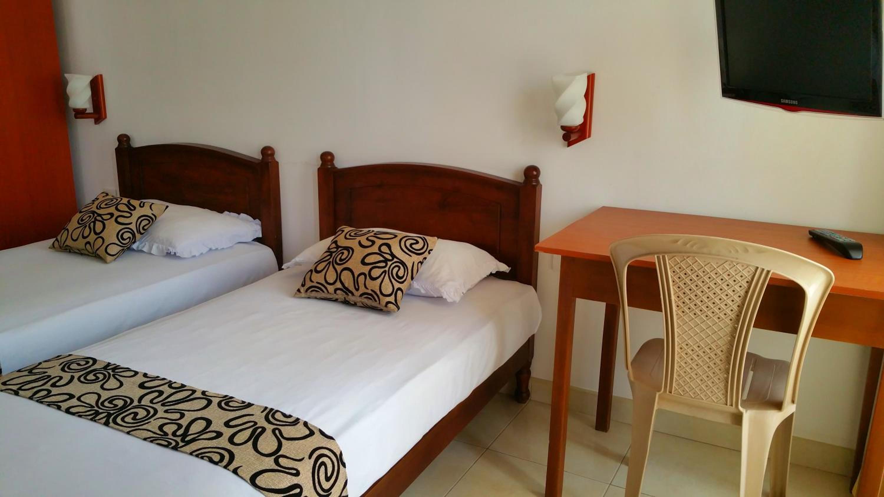 Deluxe Twin Room photo 2