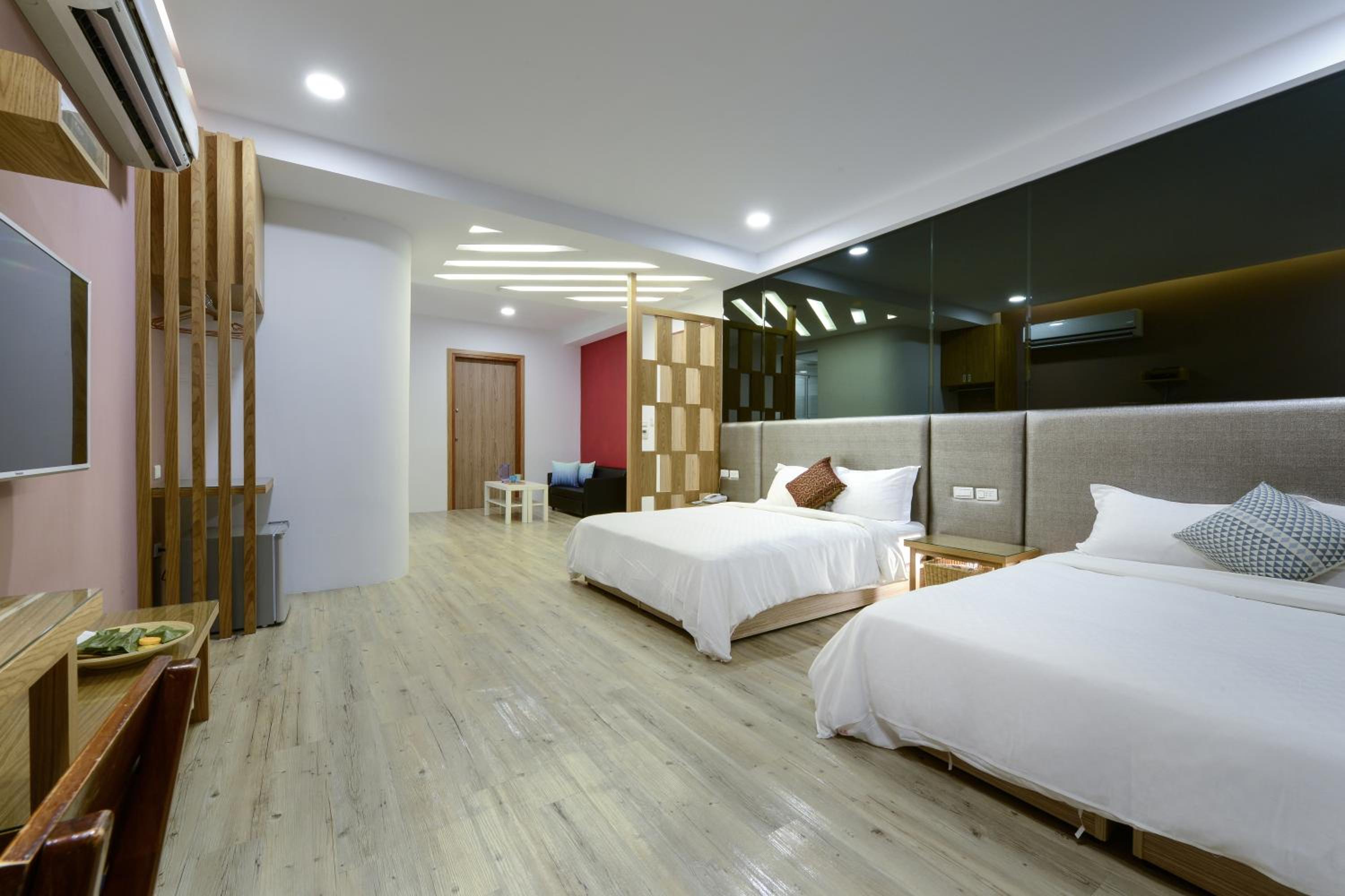 Deluxe Quadruple Room with Balcony and Sea View photo 3
