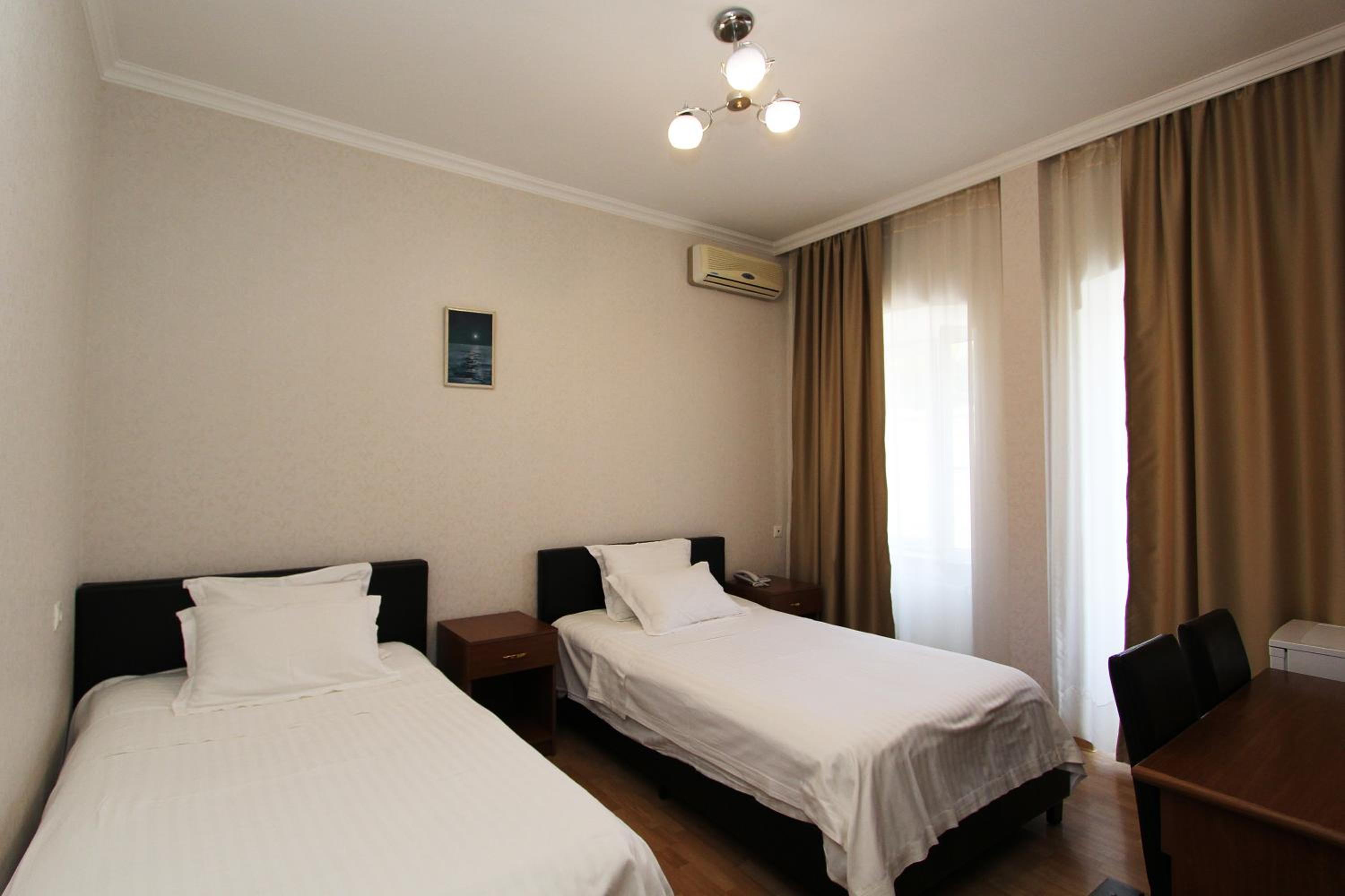 Superior Twin Room with City View