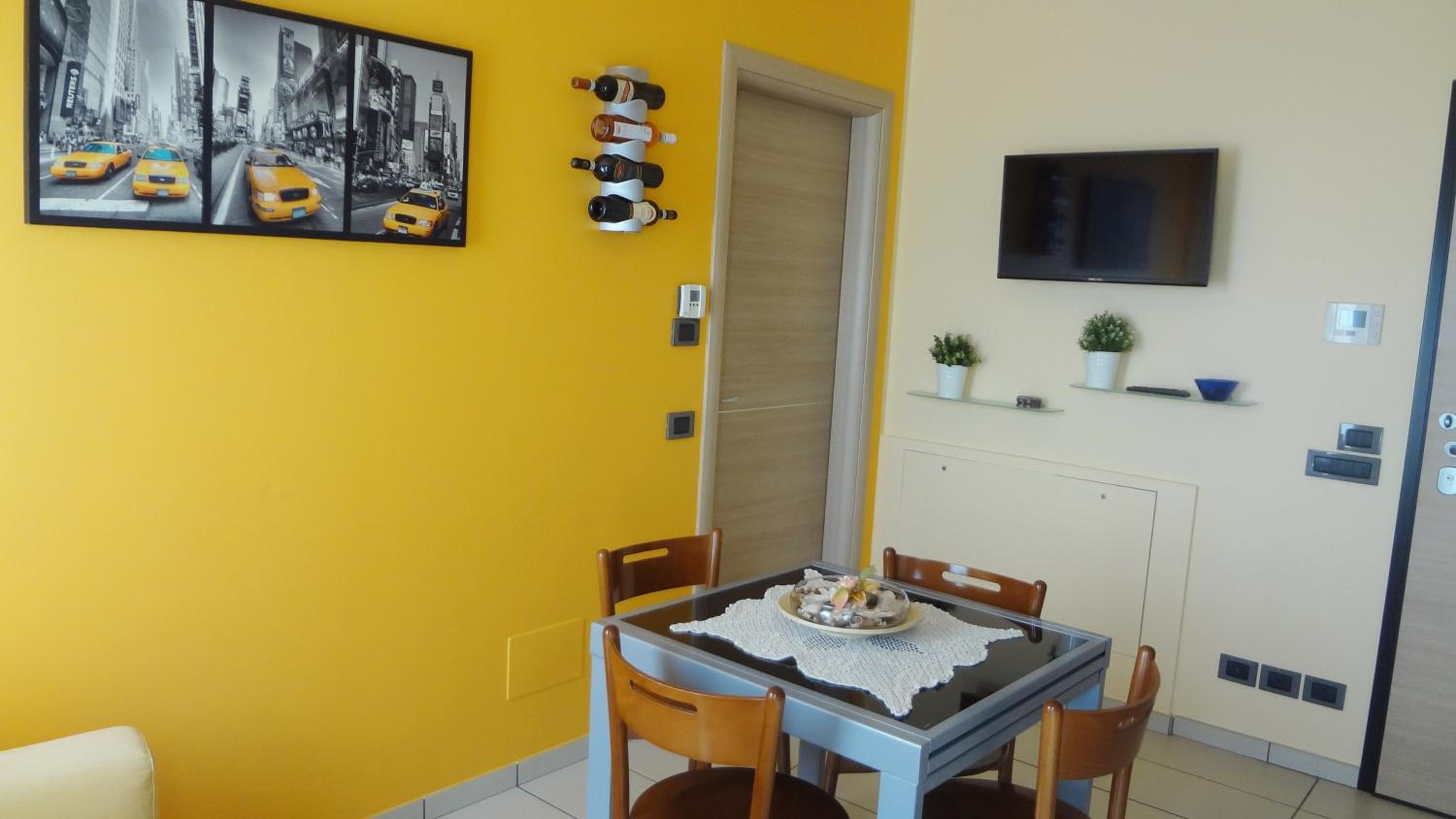 Apartment photo 2