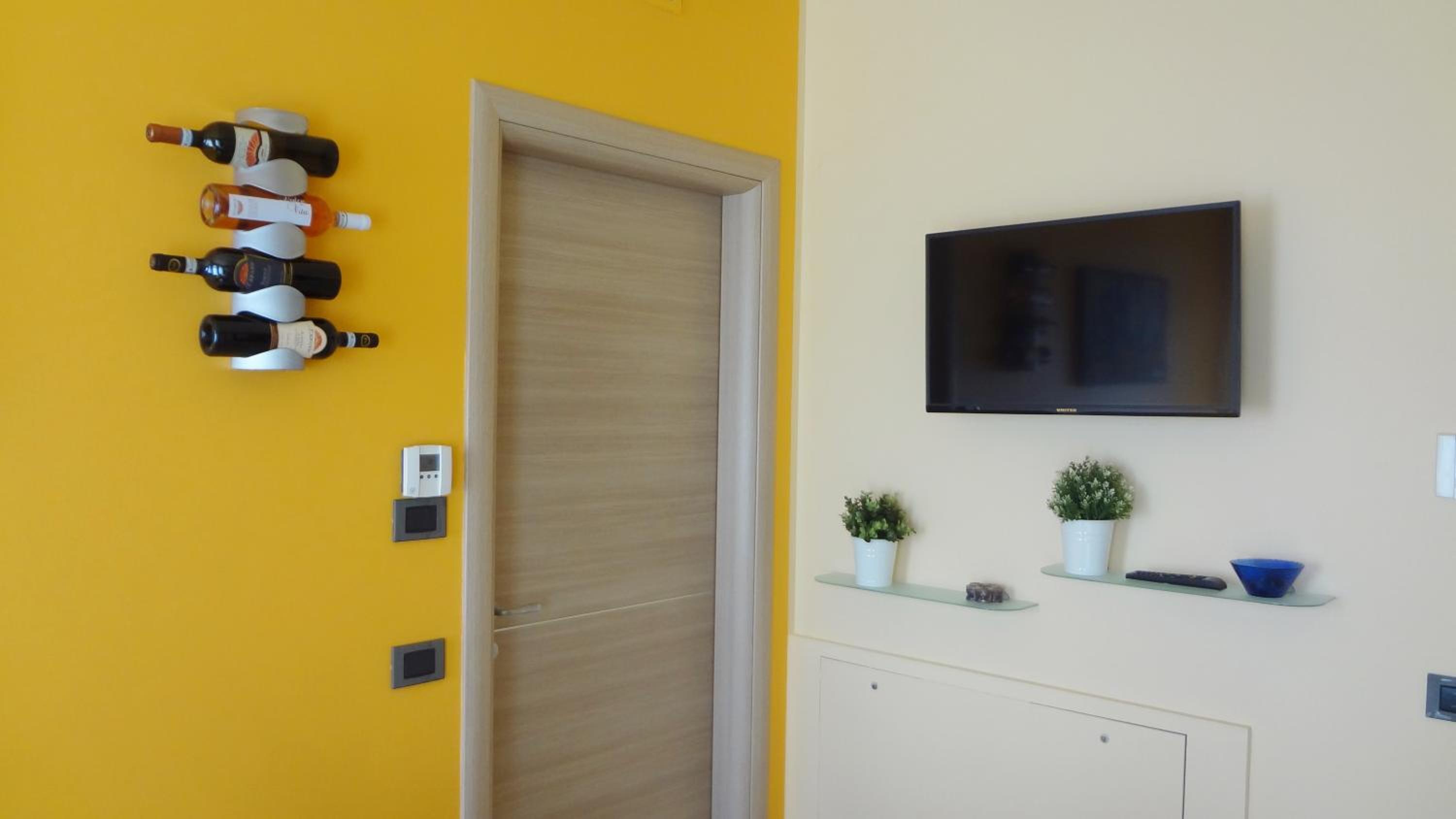 Apartment photo 1