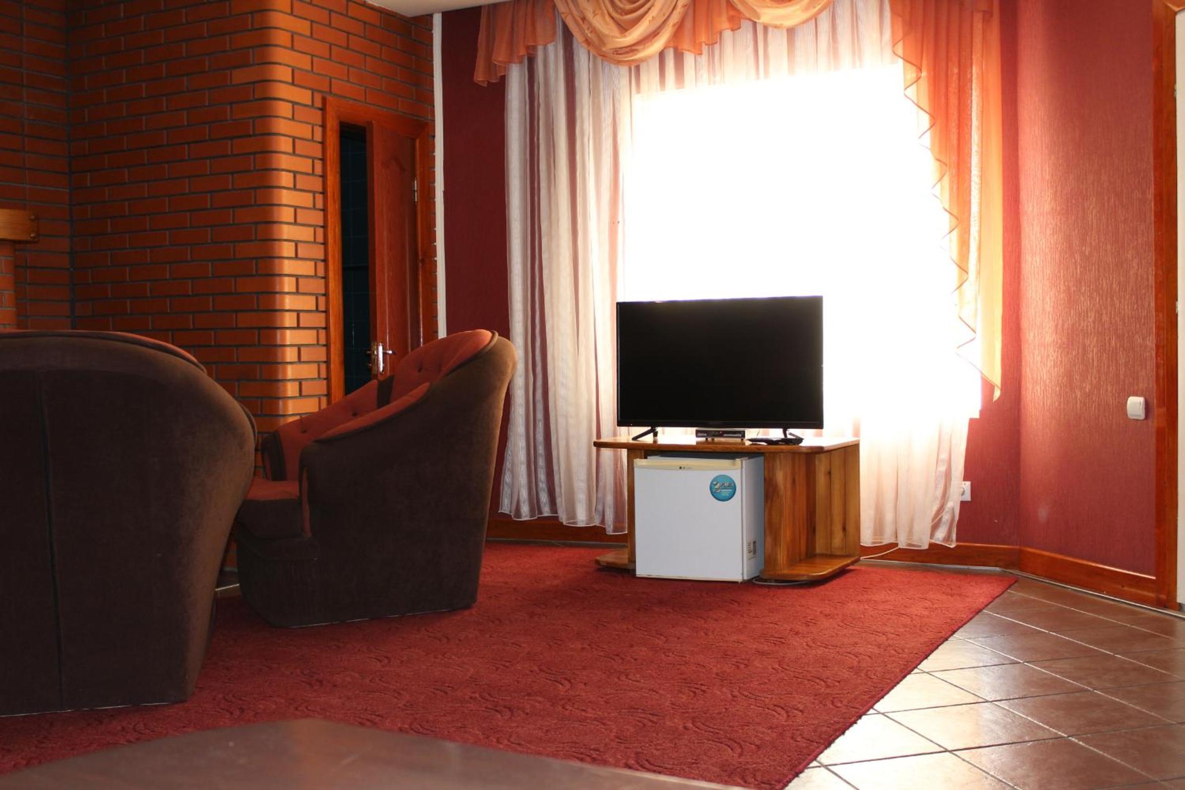 Family Room photo 2