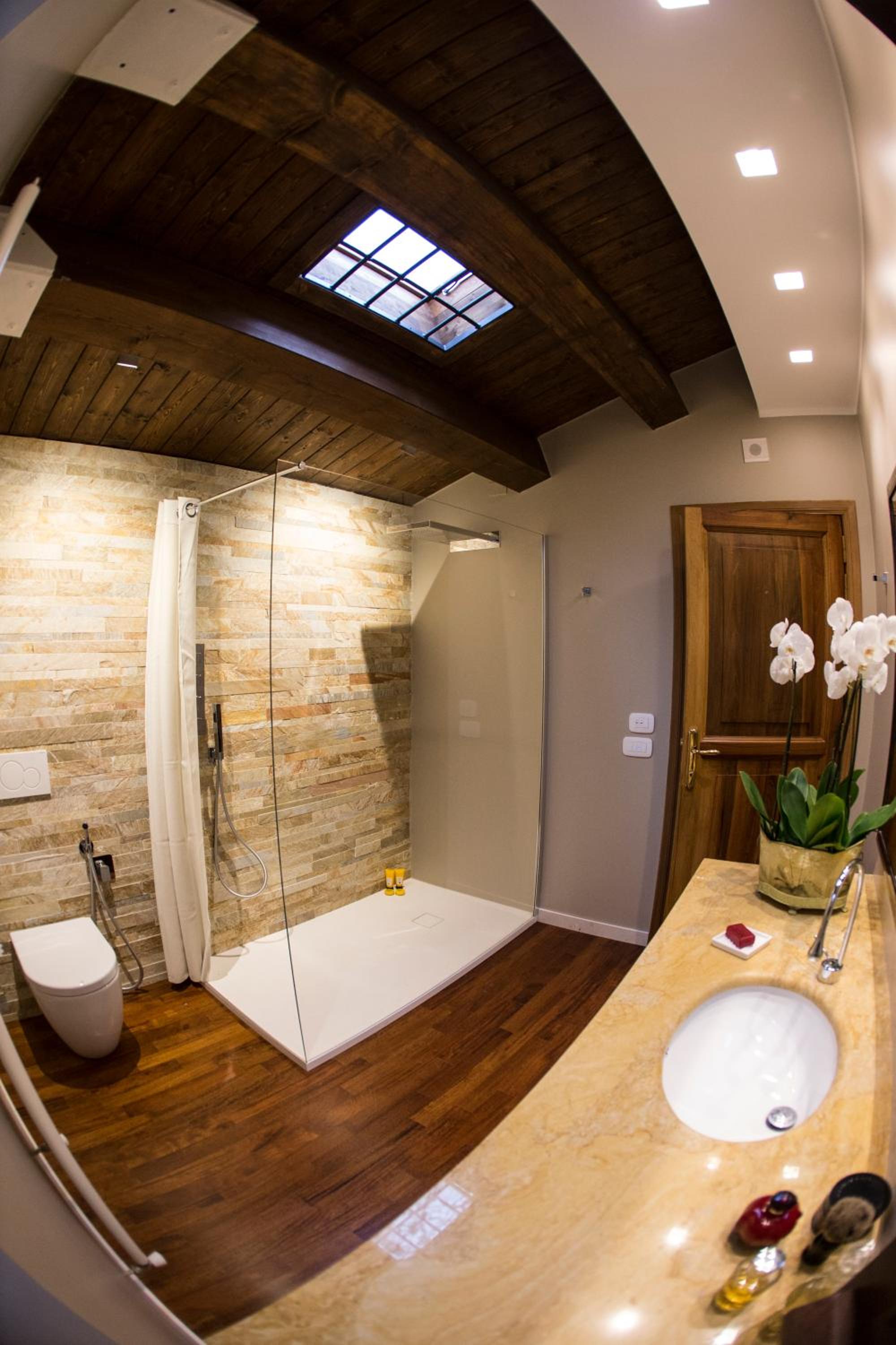 Superior King Room photo 3