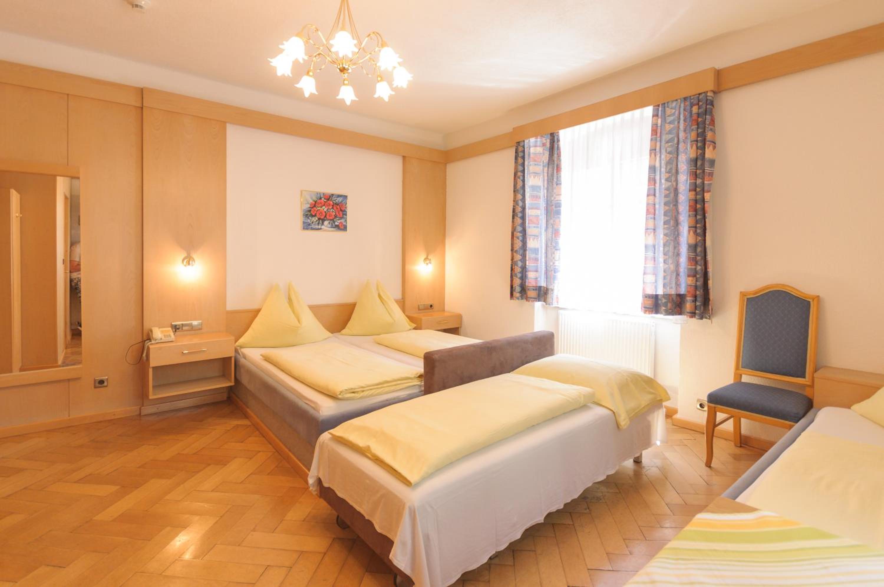 Quadruple Room - Photo 1