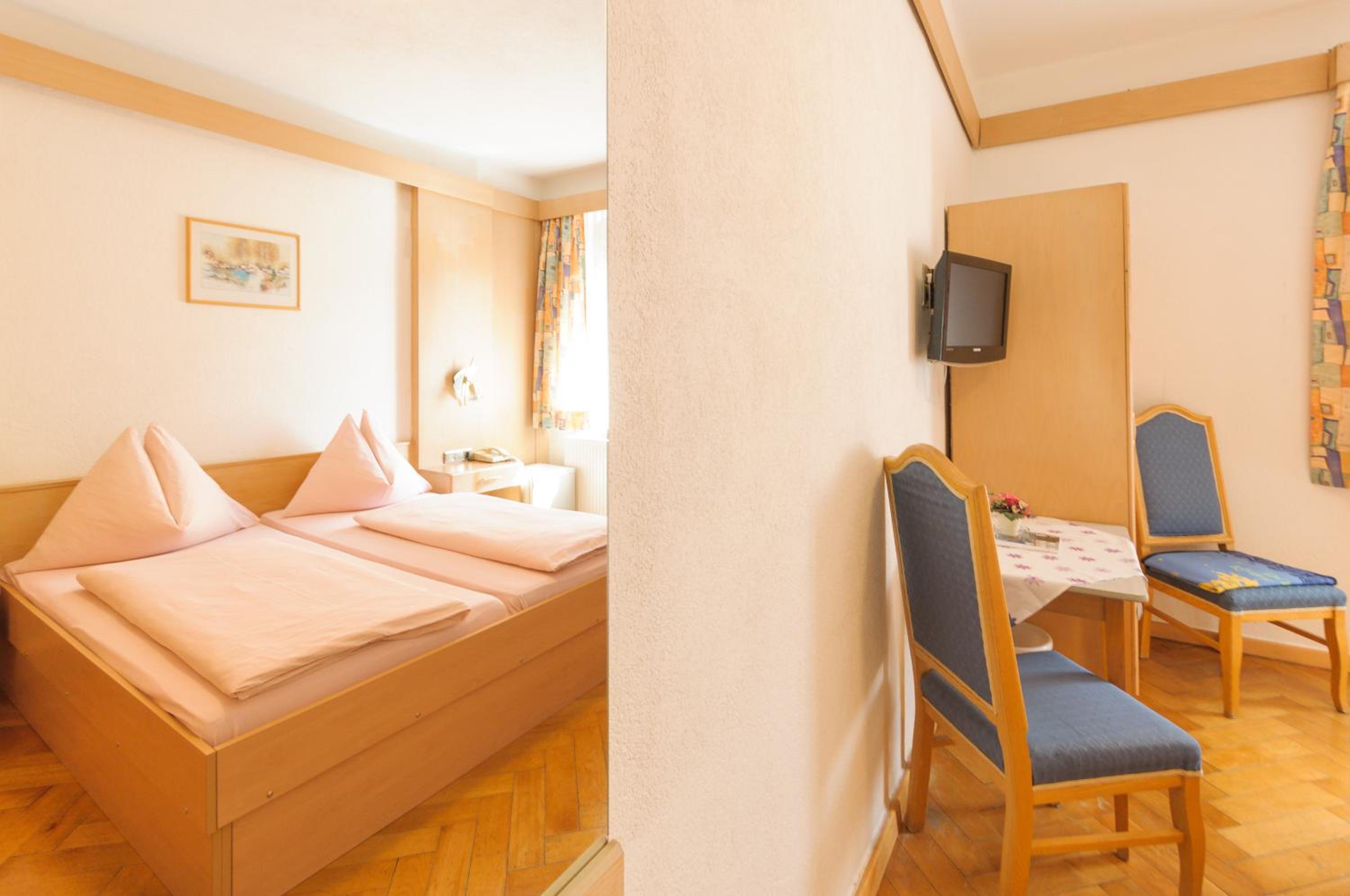 Double Room - Photo 11
