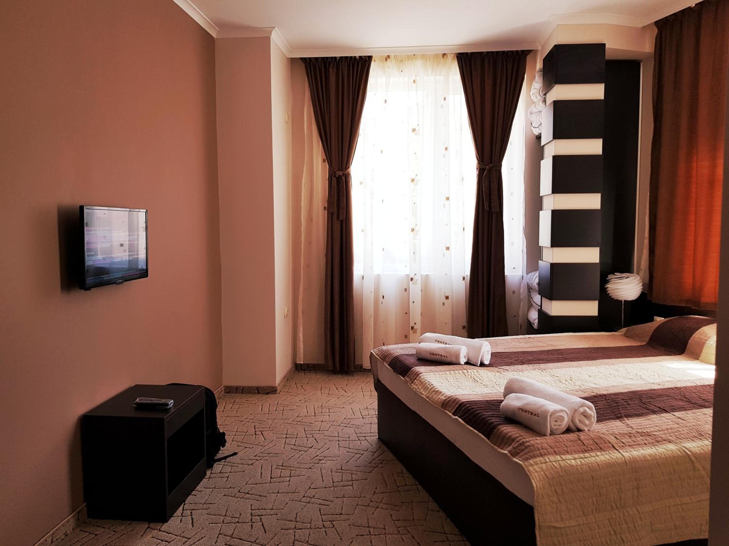 Apartment with Terrace - Photo 9