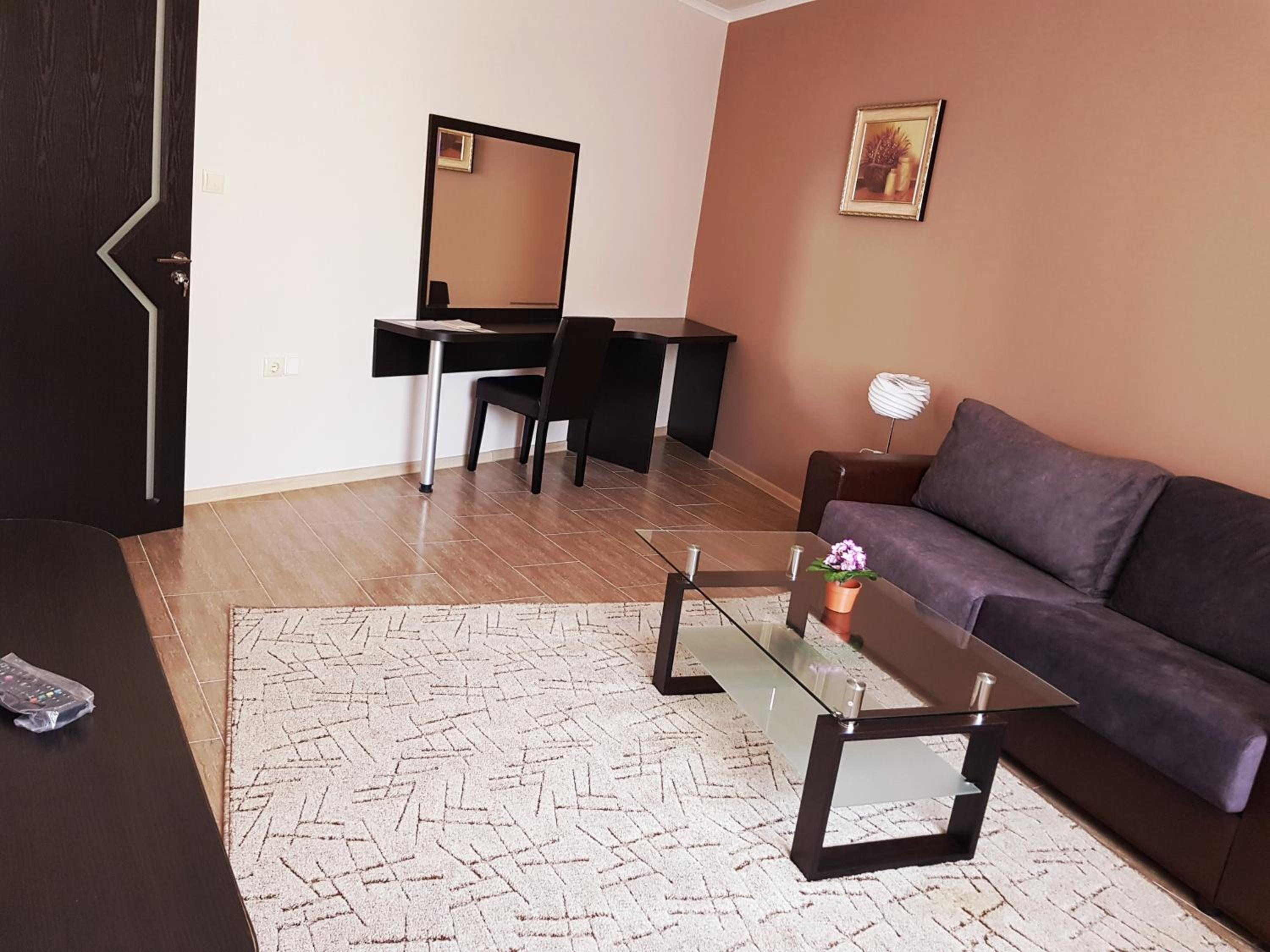 Apartment with Terrace - Photo 12