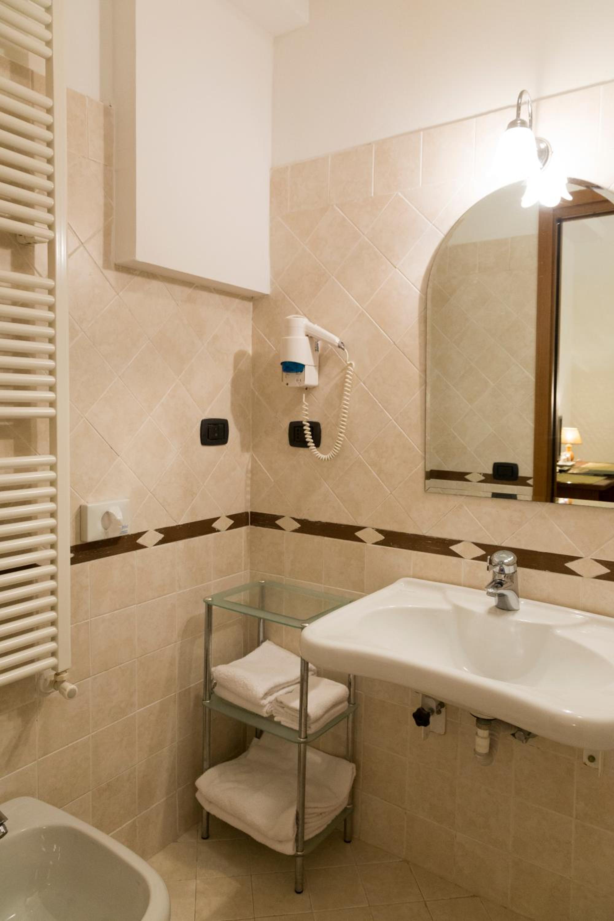 Double or Twin Room - Disability Access photo 3
