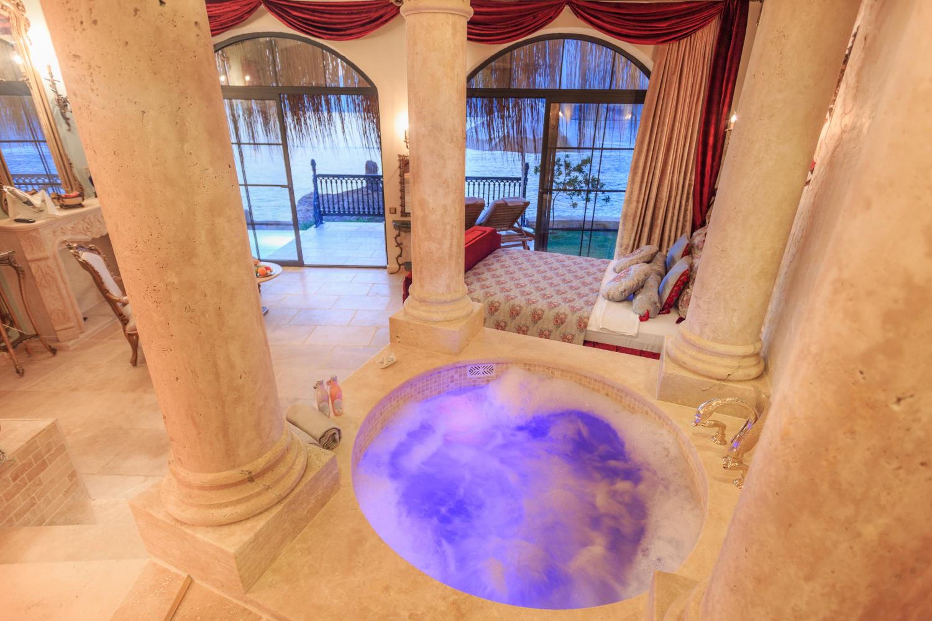 Superior Suite - Photo 2
