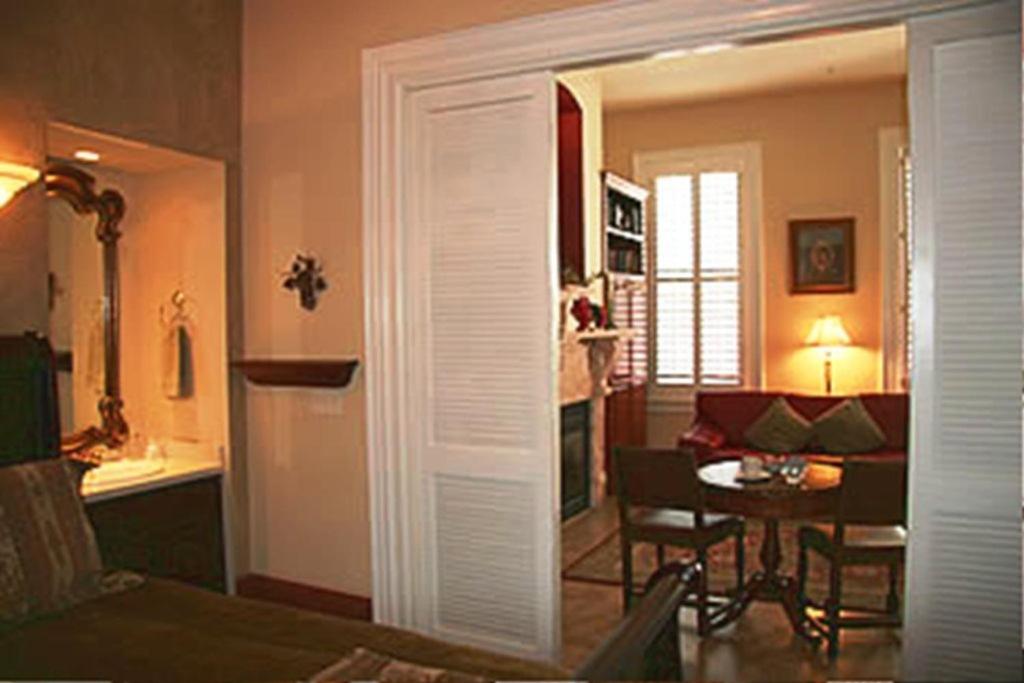 Deluxe King Studio photo 2