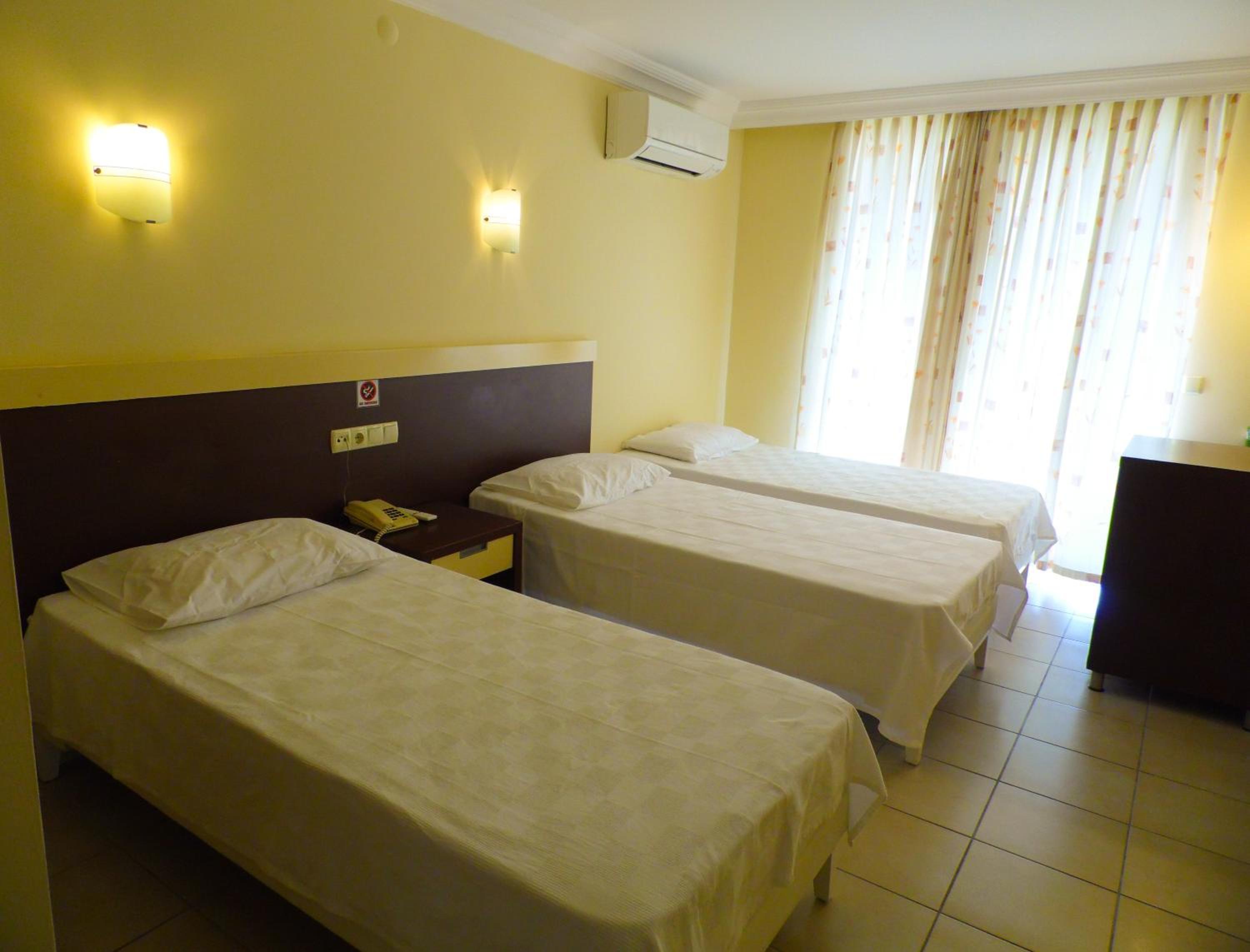 Standard Double or Twin Room photo 2