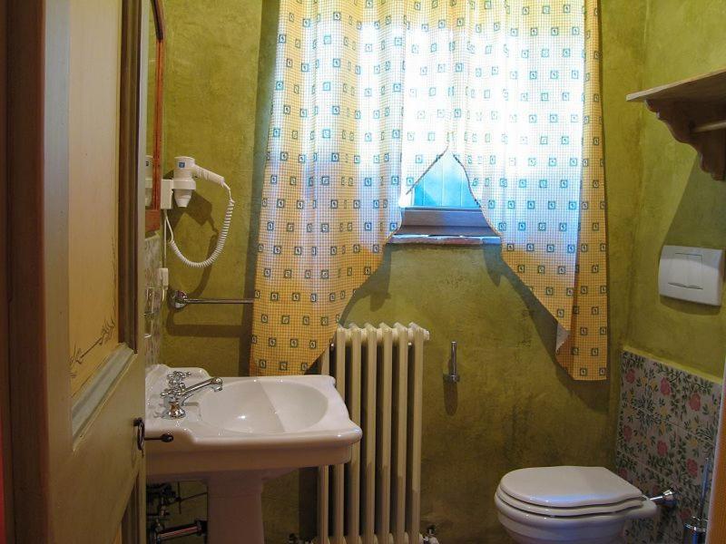 One-Bedroom Apartment (4 Adults) - Photo 9