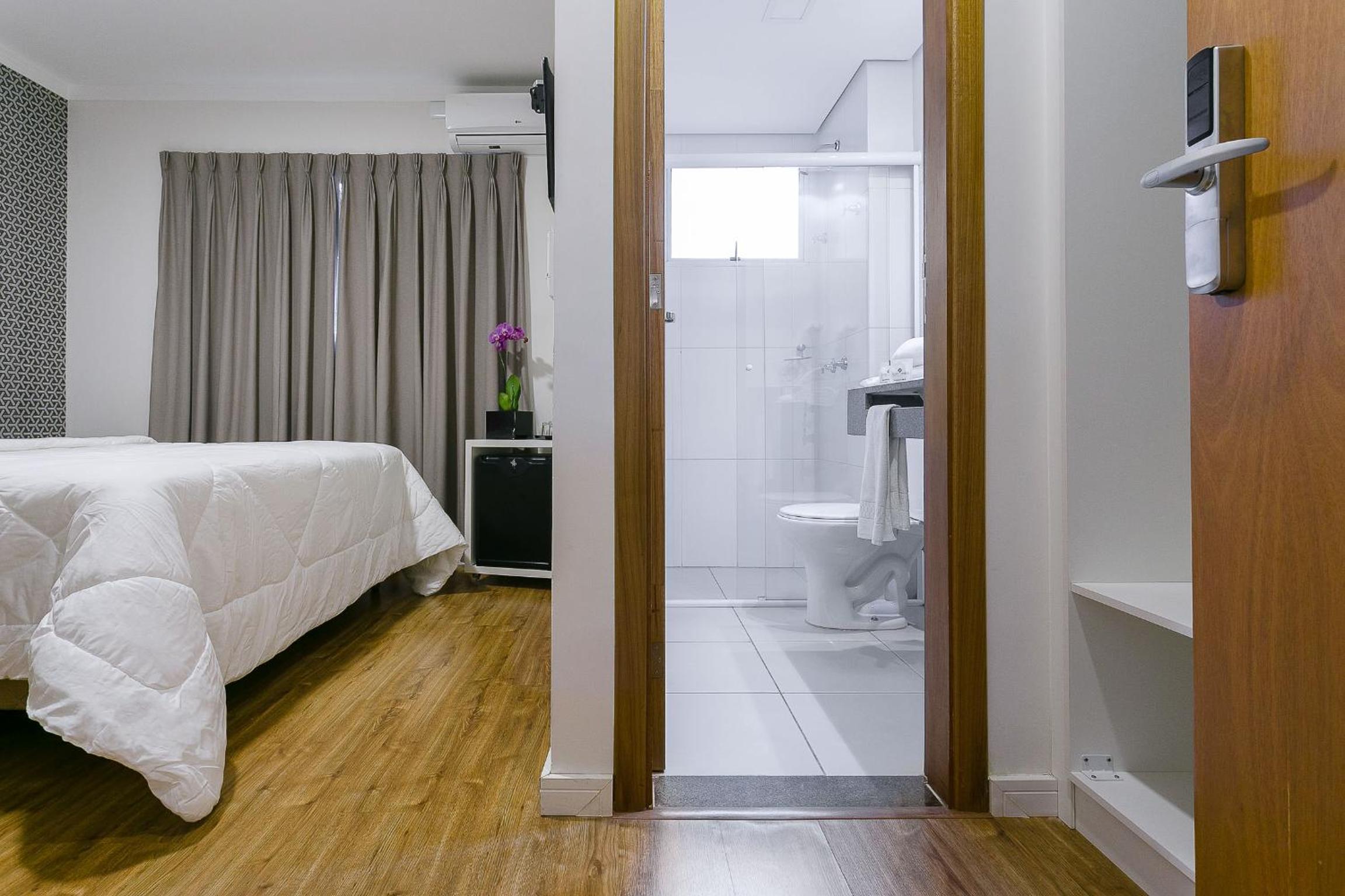 Deluxe Double Room (2 Adults + 1 Child) photo 3