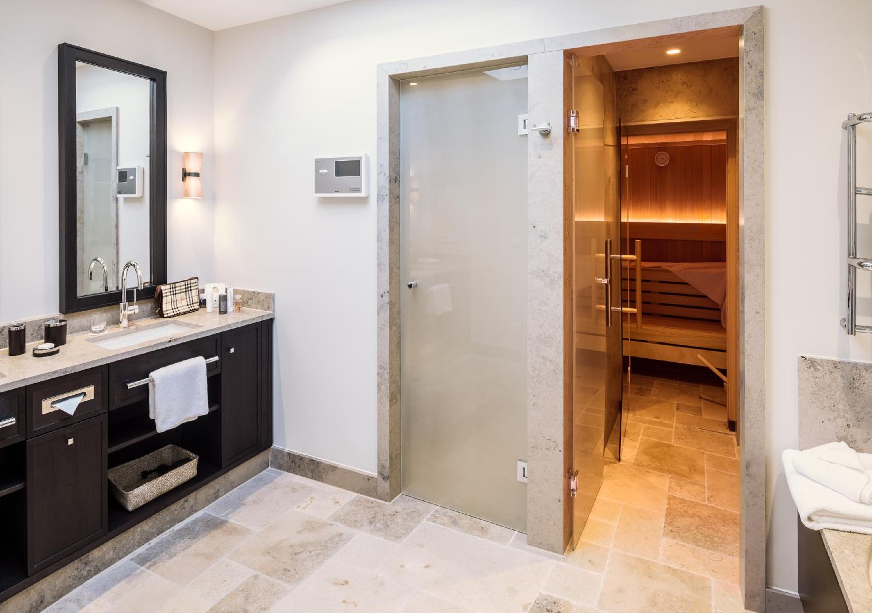 Maisonette Family Master Suite