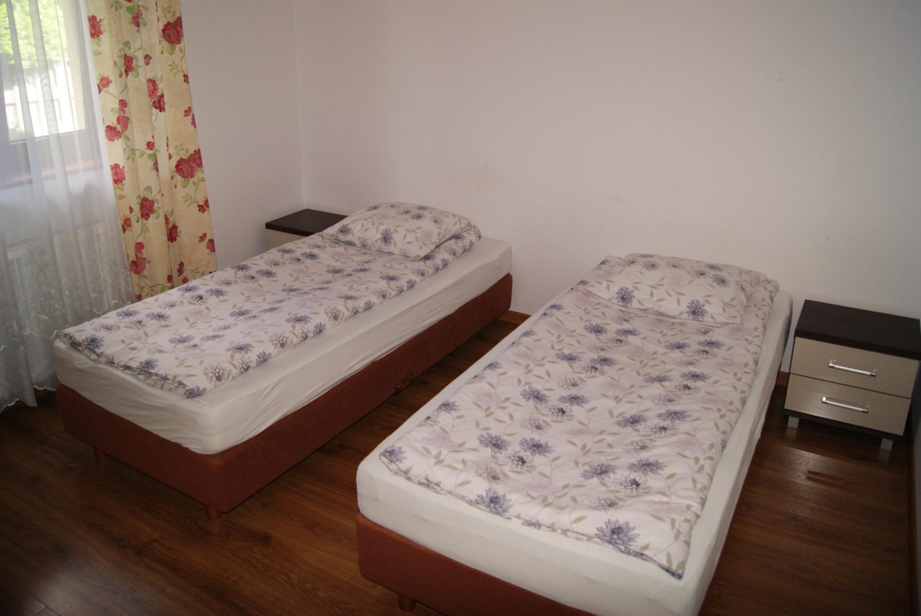 Apartment with Terrace - Photo 8