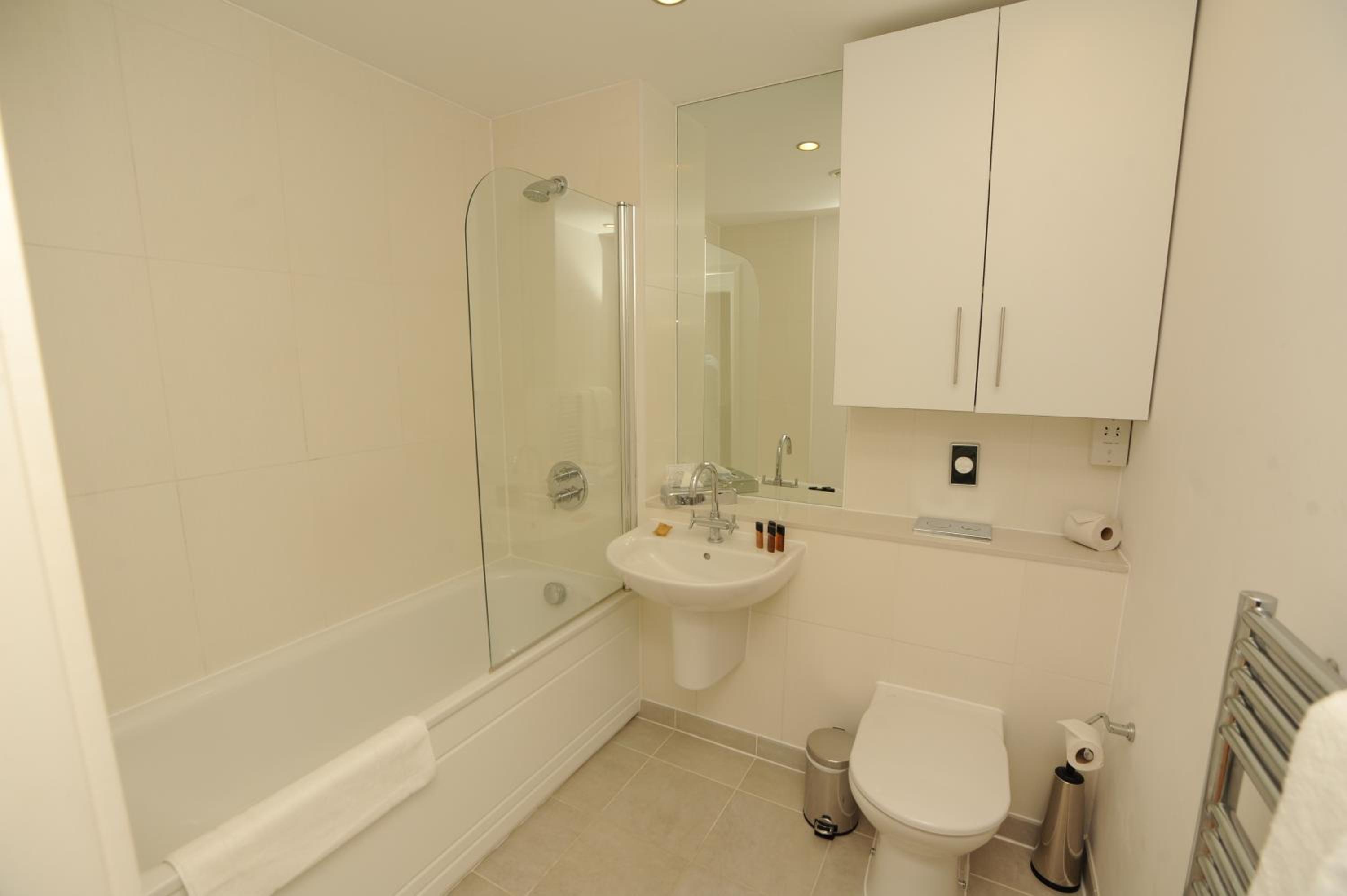 Apartment photo 2