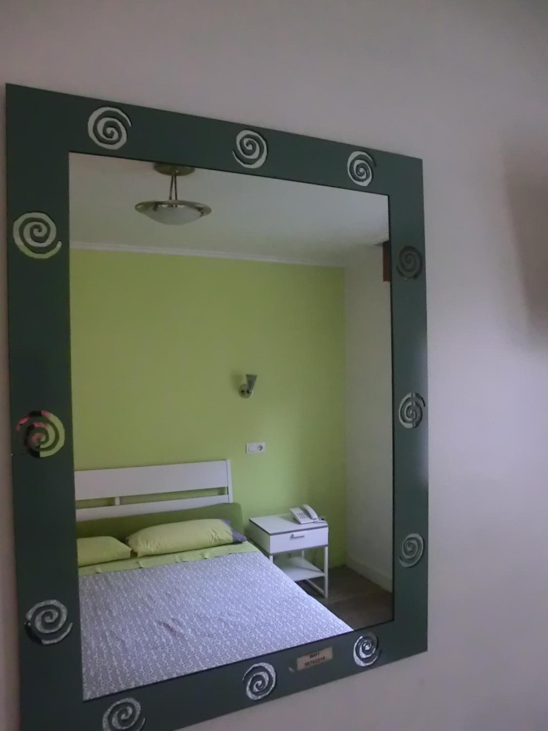 Twin Room - Photo 12