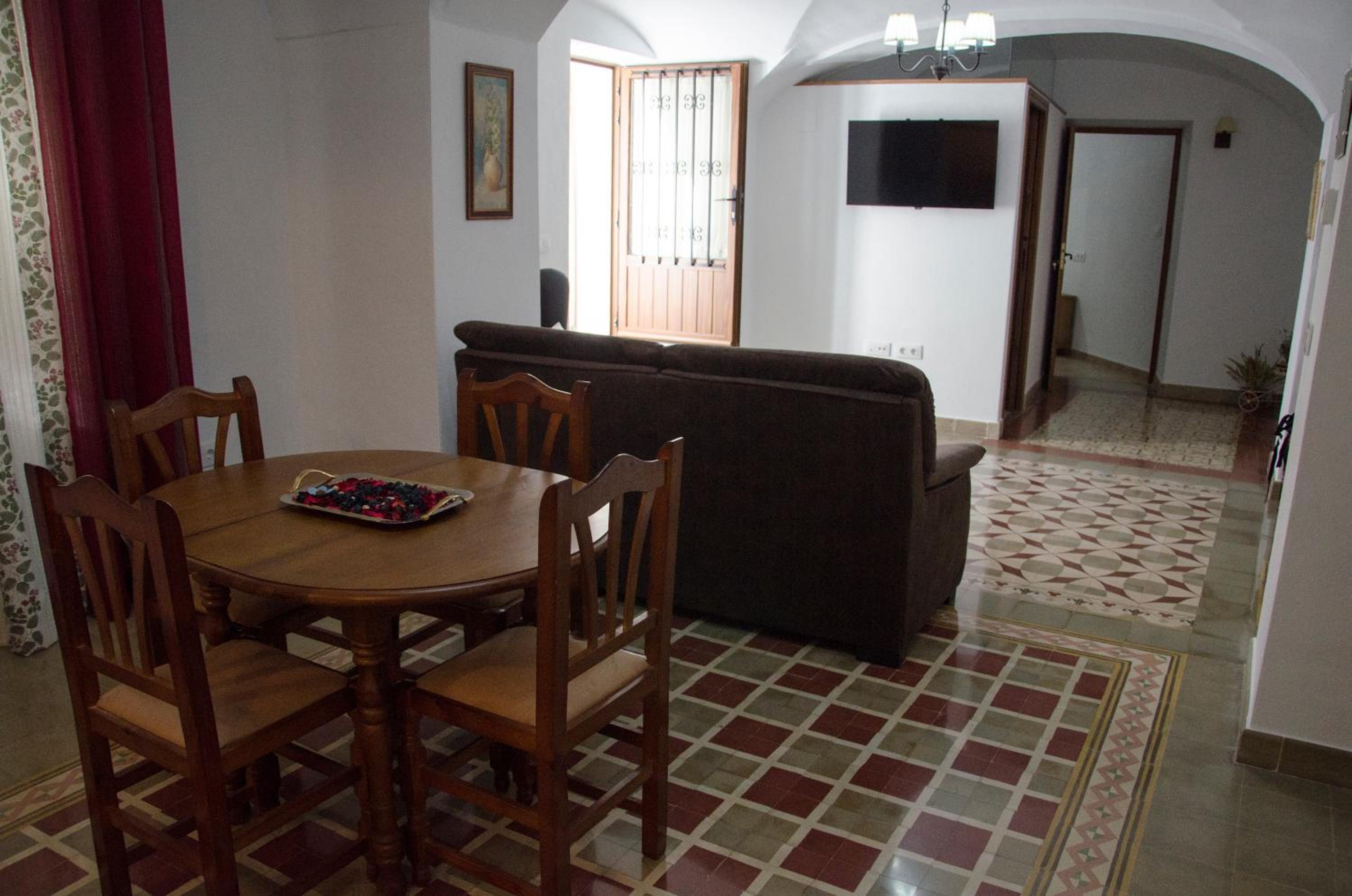Two-Bedroom House - Photo 5