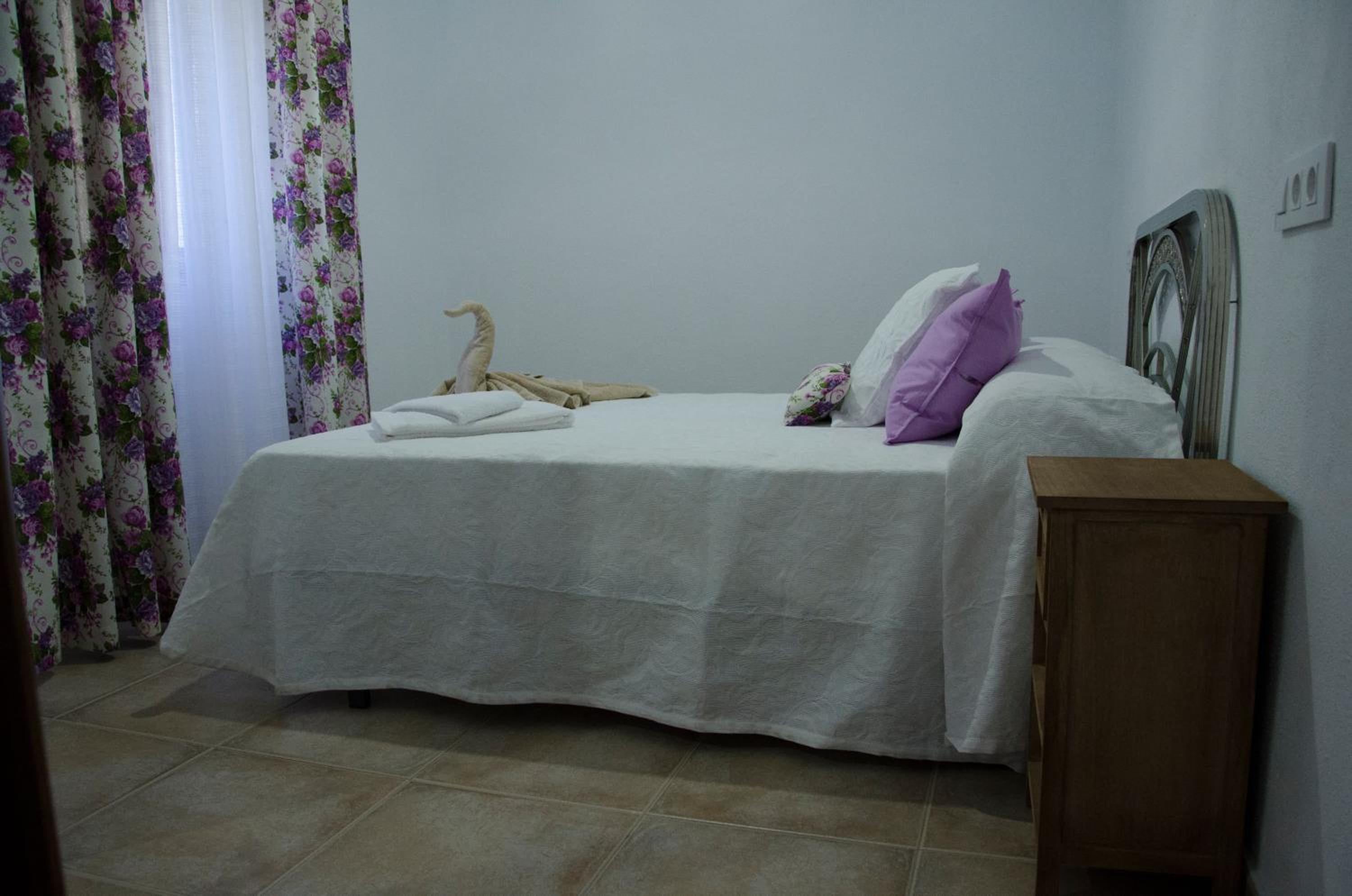 Two-Bedroom House - Photo 3