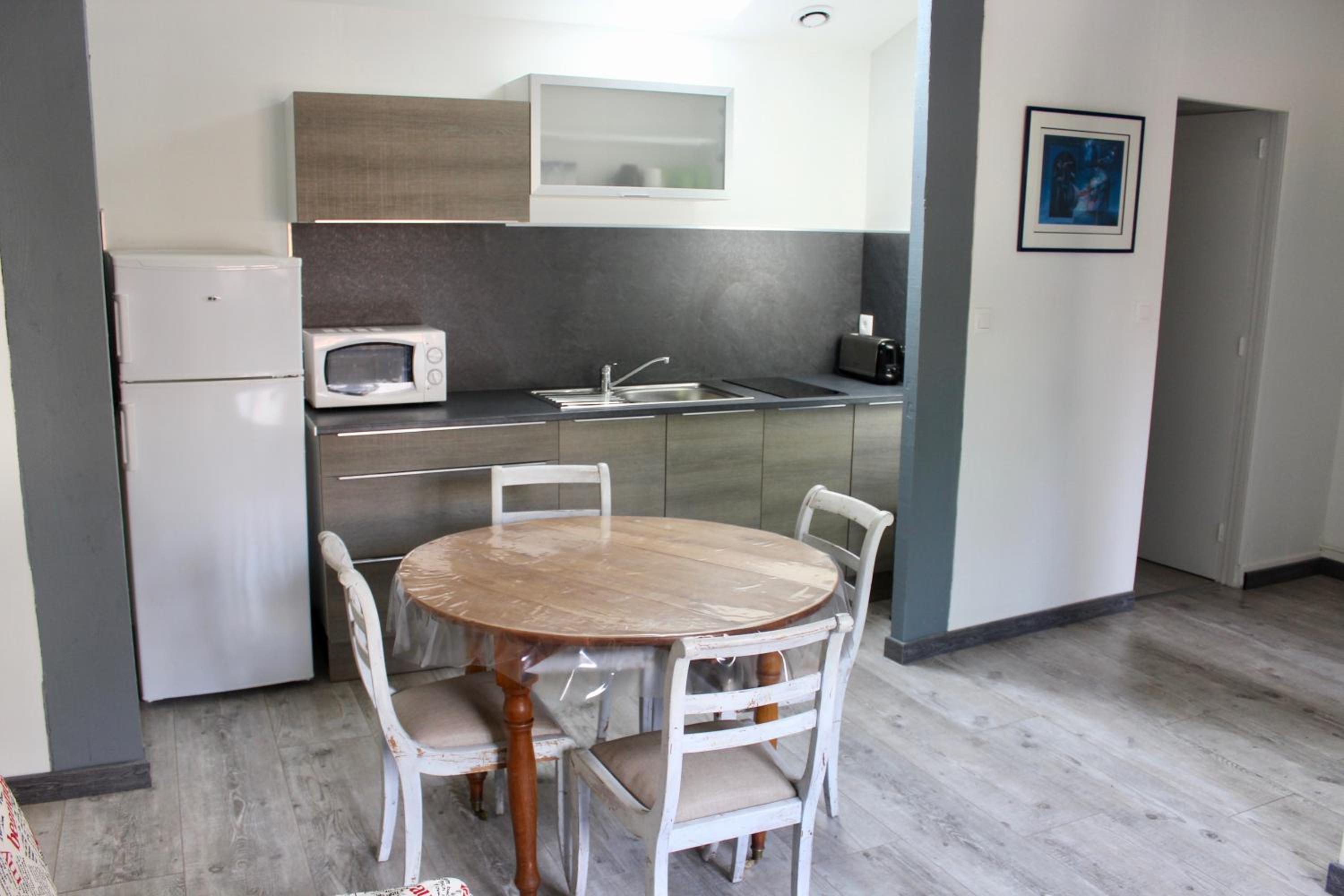 Apartment - Photo 2