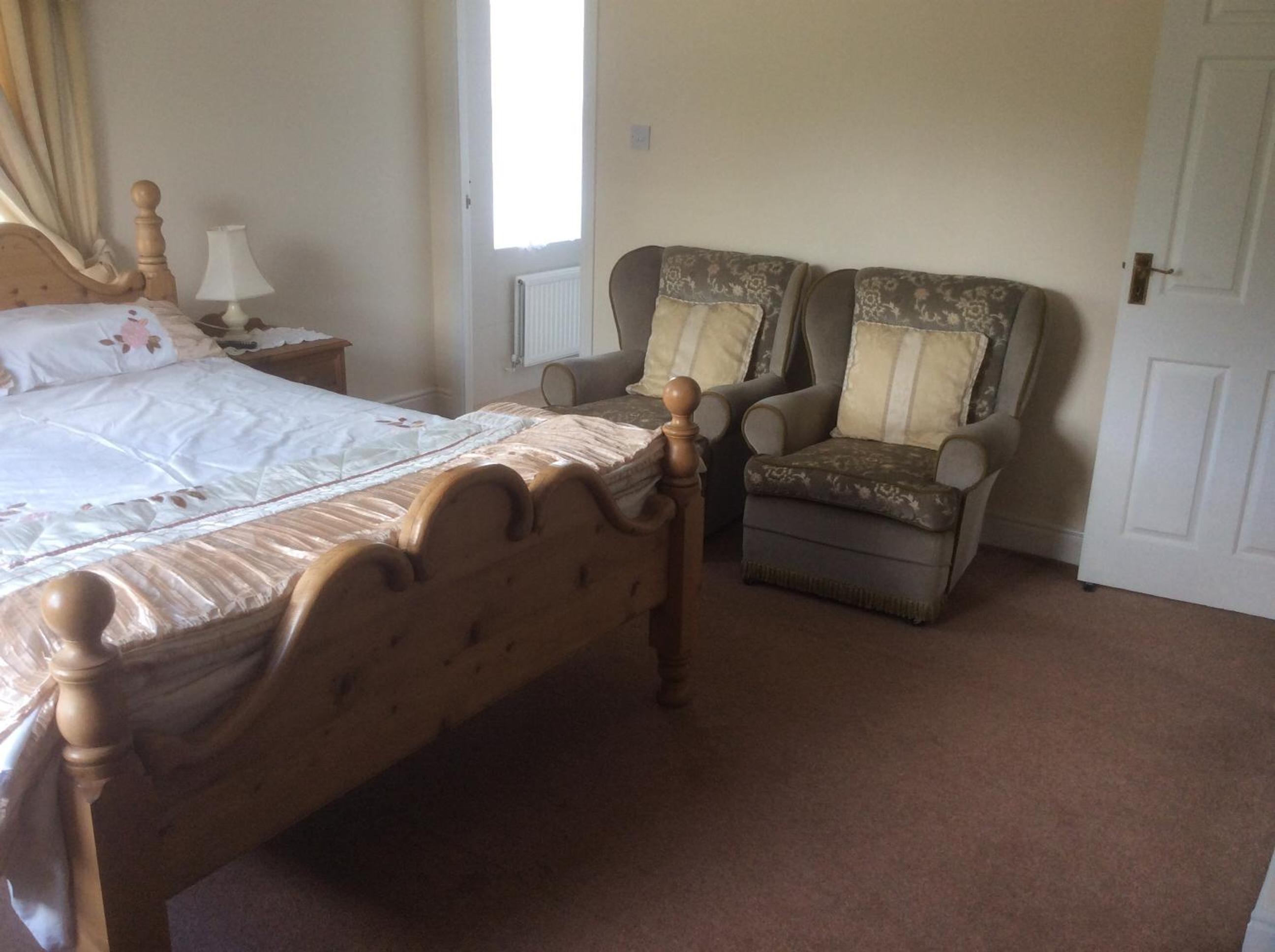 Double Room with Private Bathroom - Photo 21