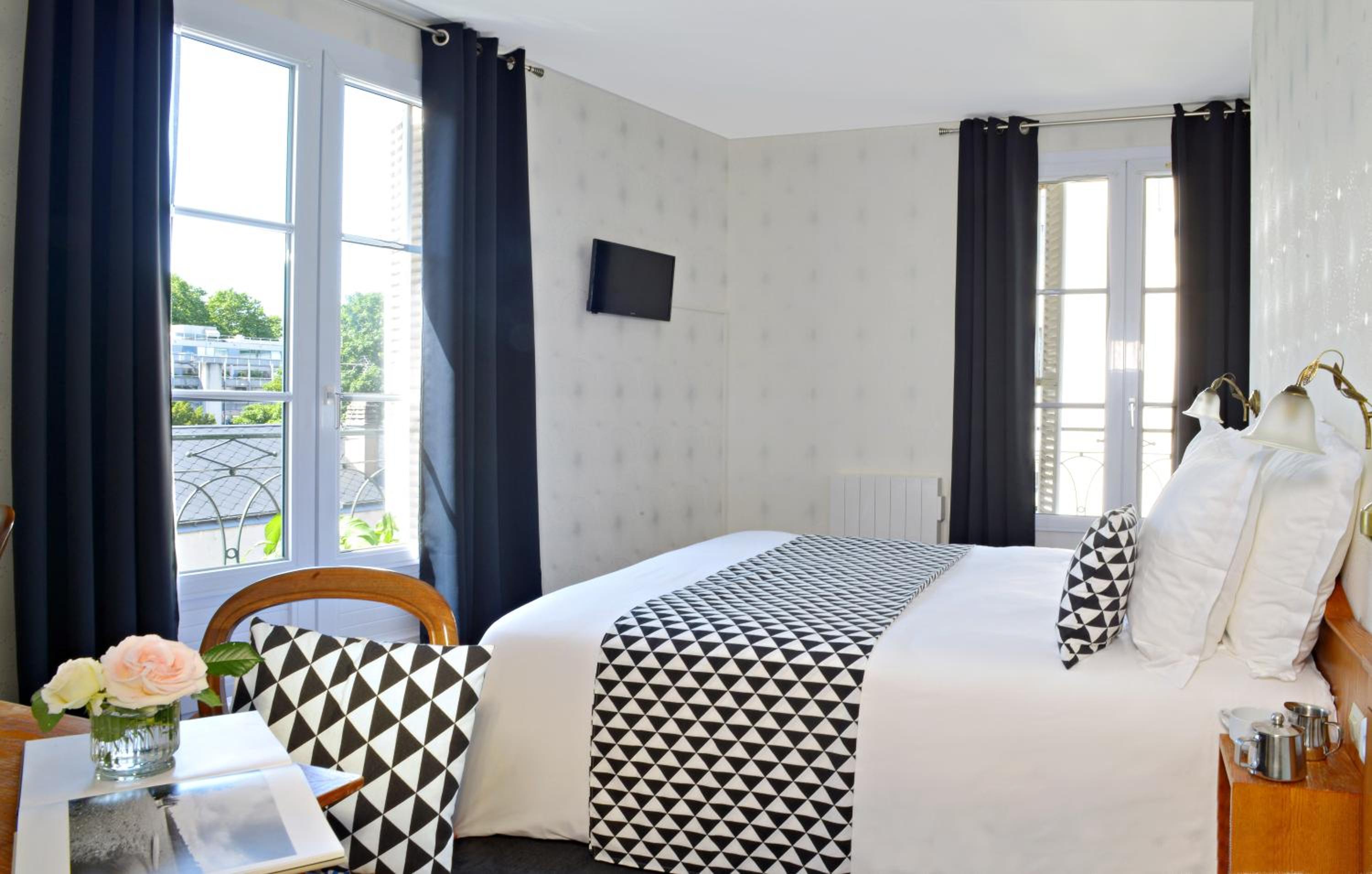 Double Room with Bath photo 3