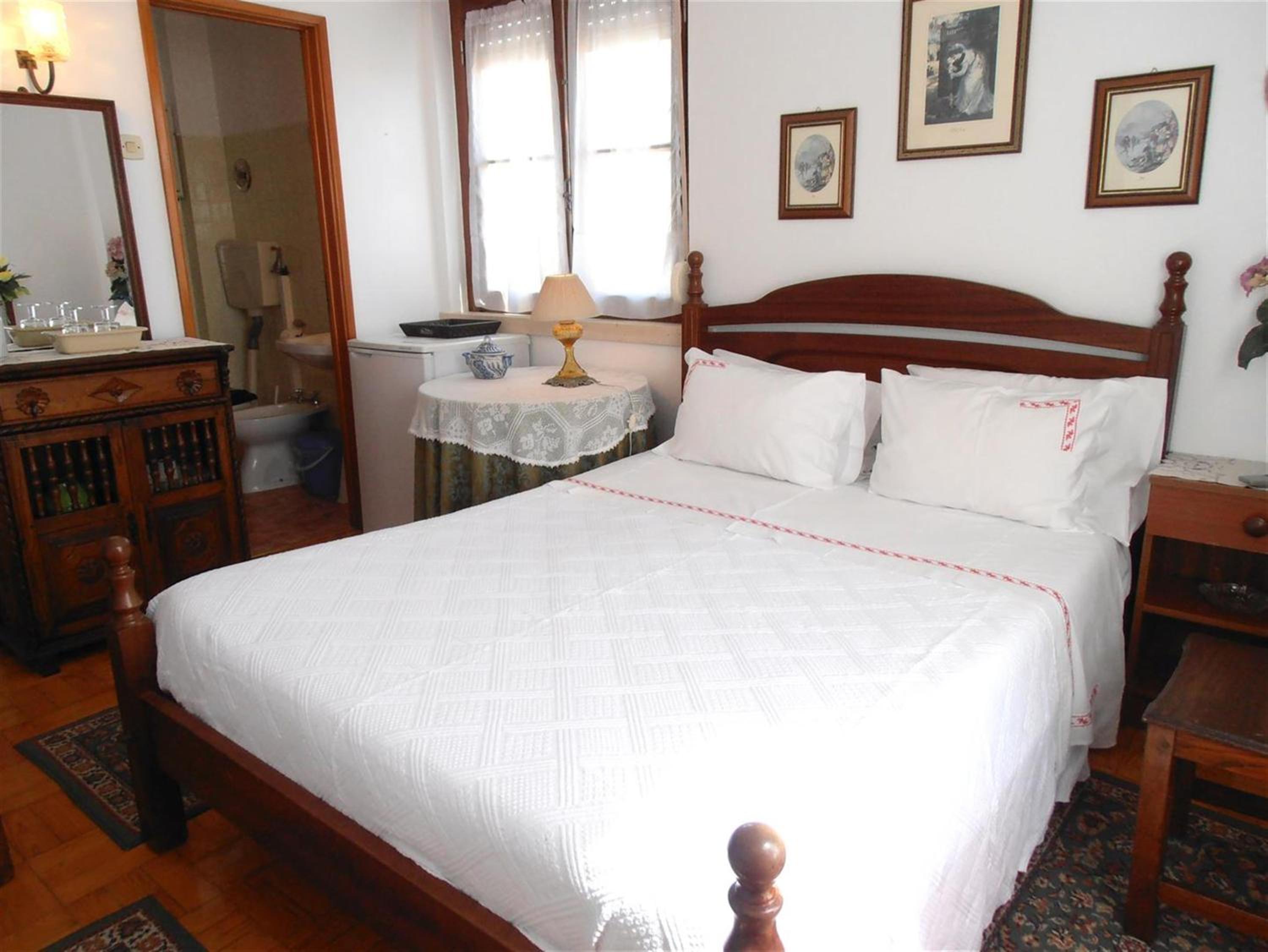 Double Room - Photo 3