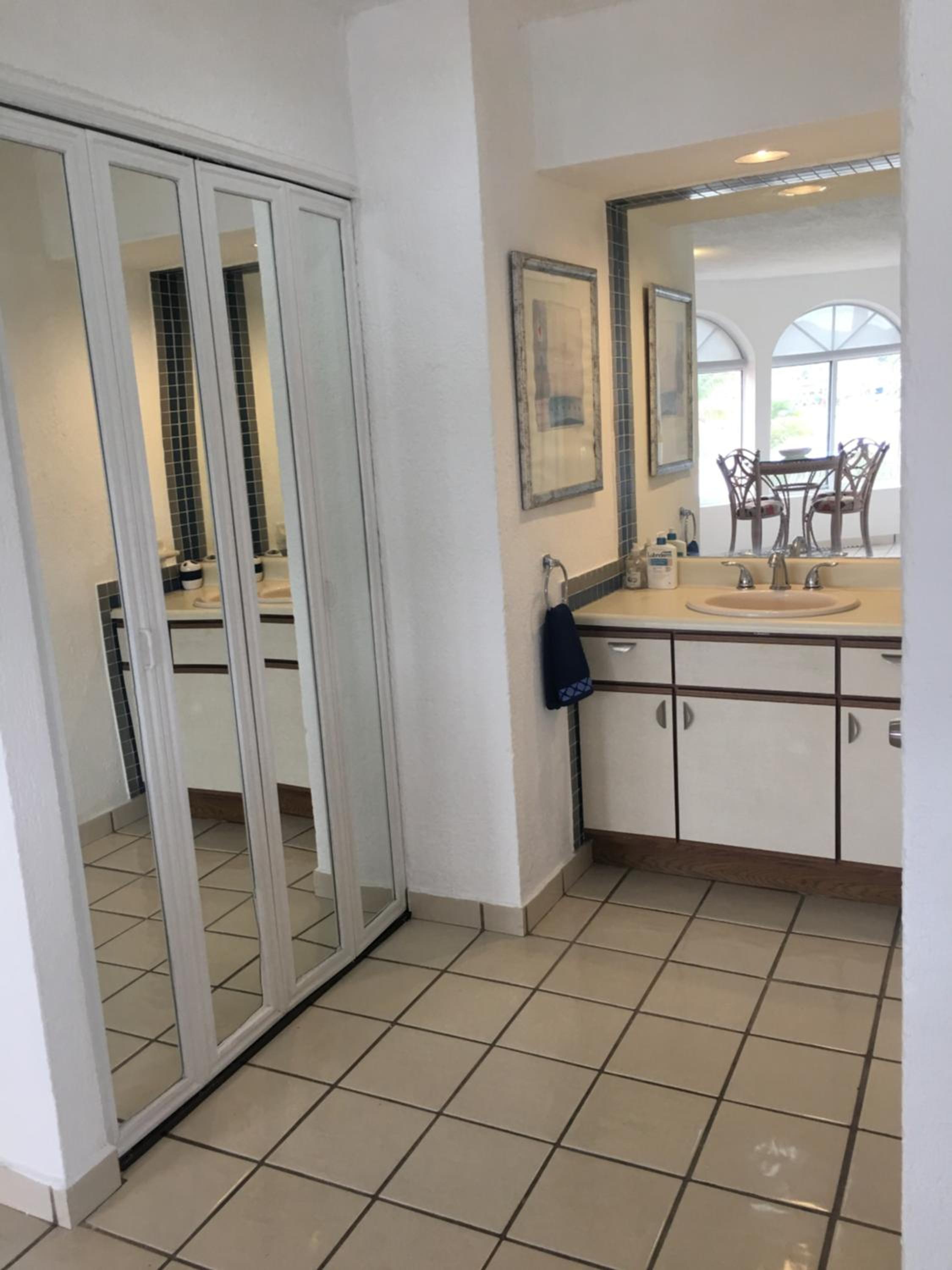 Apartment with Sea View - Photo 14