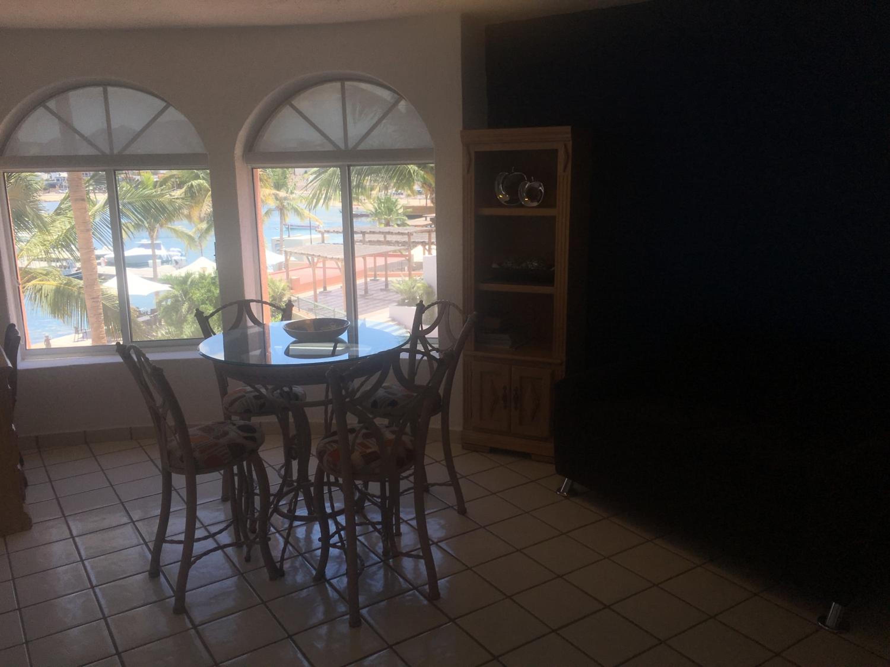 Apartment with Sea View - Photo 11