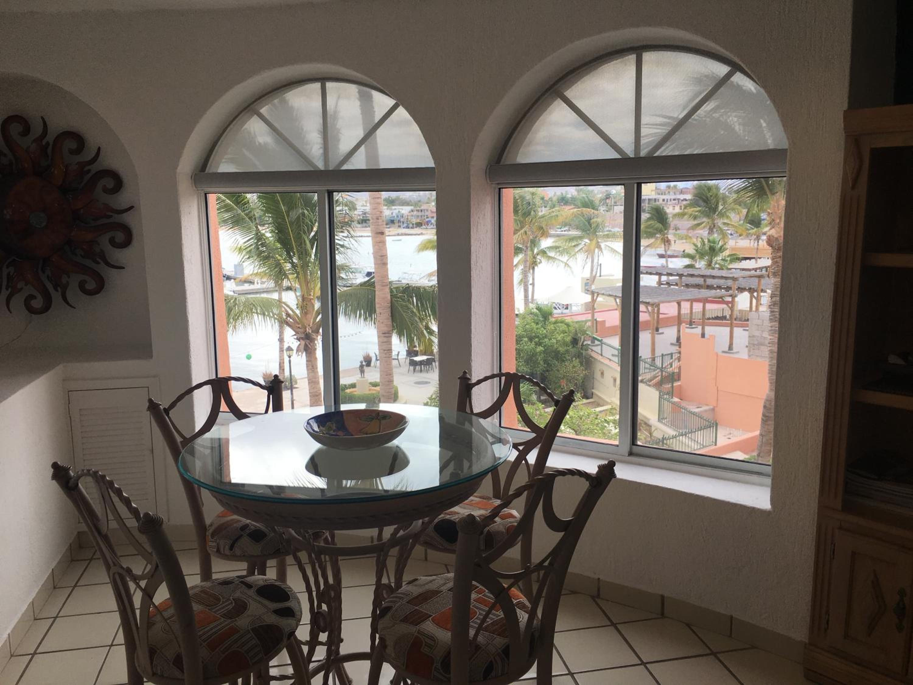 Apartment with Sea View - Photo 12