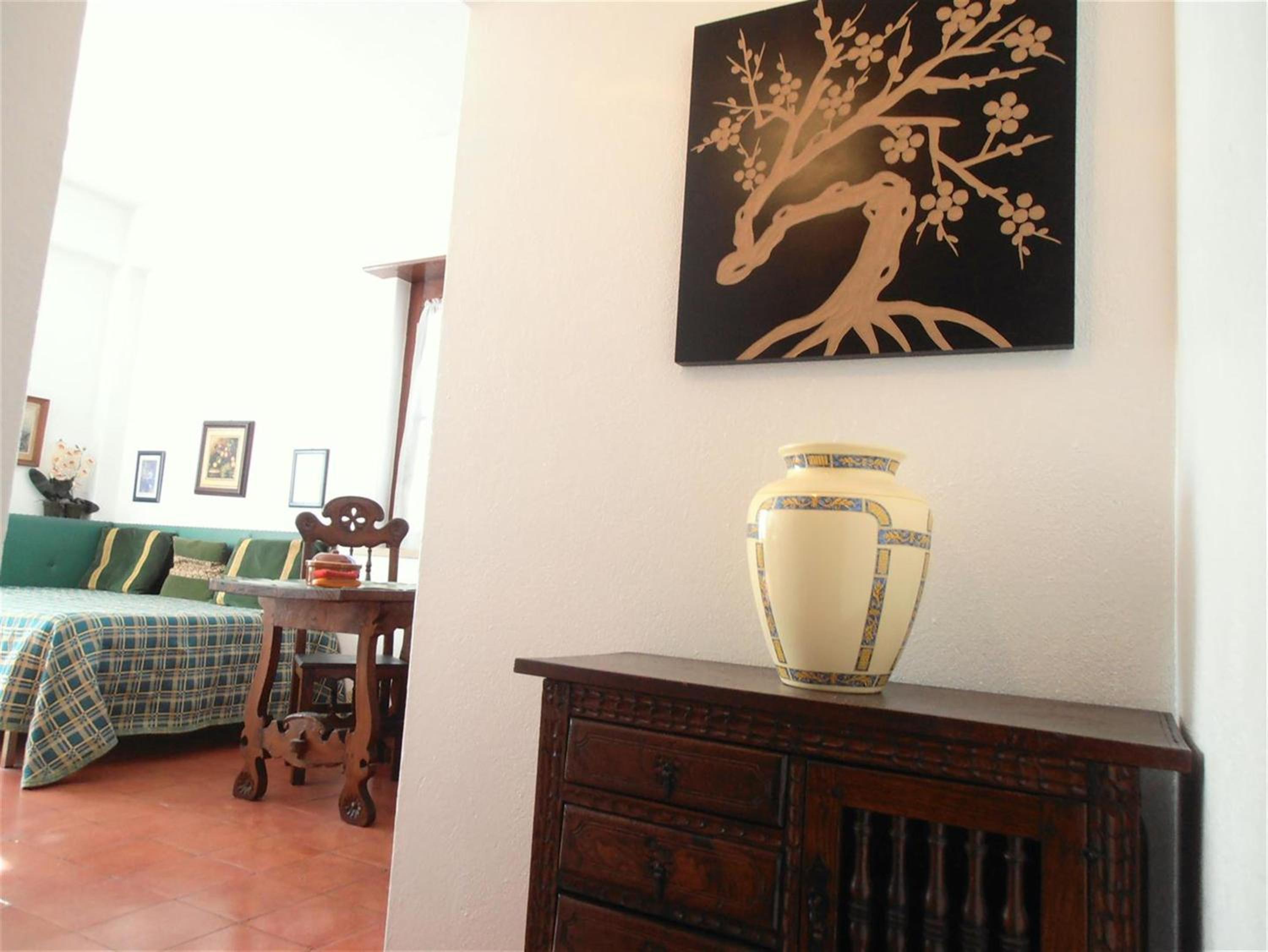 One-Bedroom Apartment - Photo 24