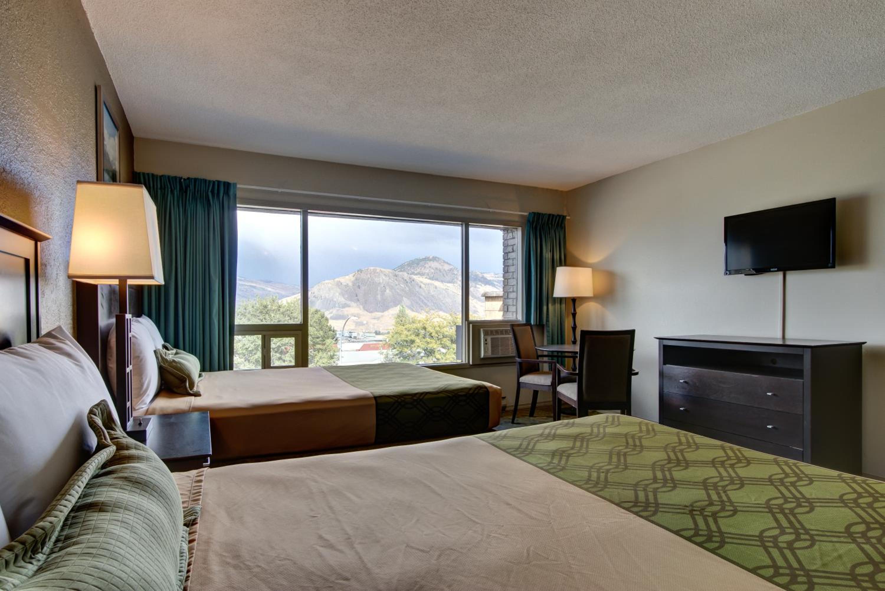 Junior Suite with Balcony - Photo 4