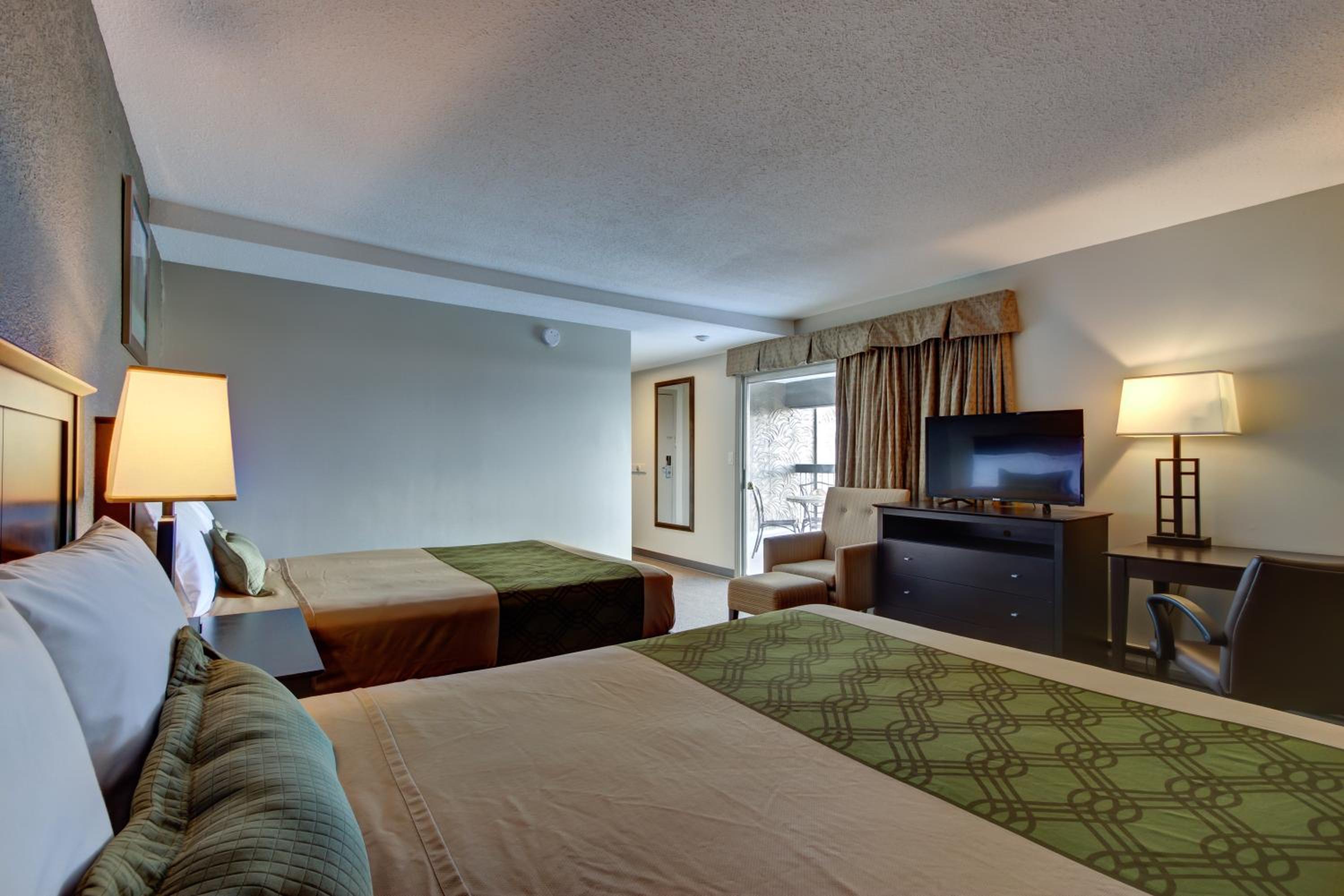Junior Suite with Balcony - Photo 3