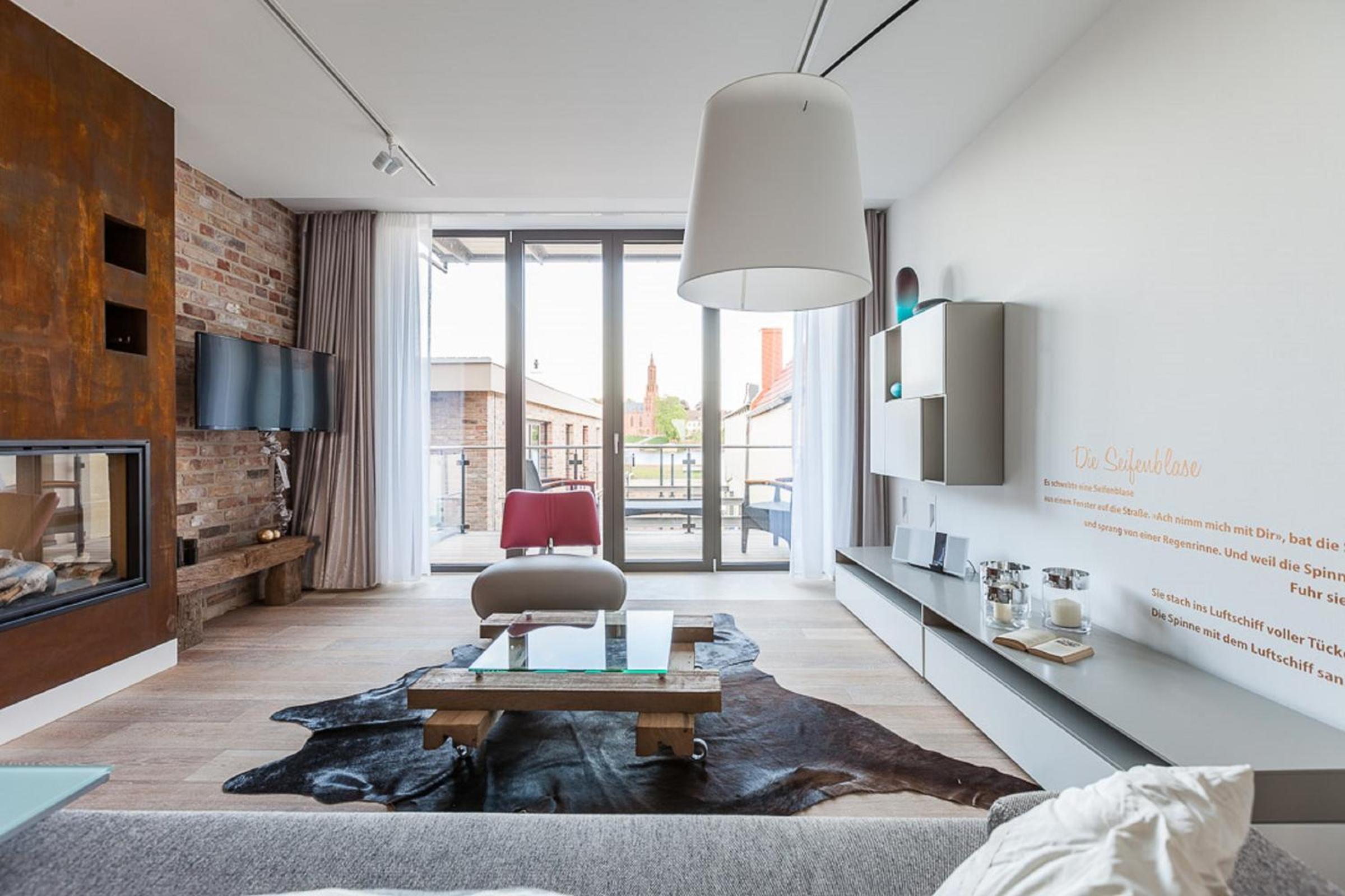 Deluxe Apartment with Lake View and Balcony photo 2