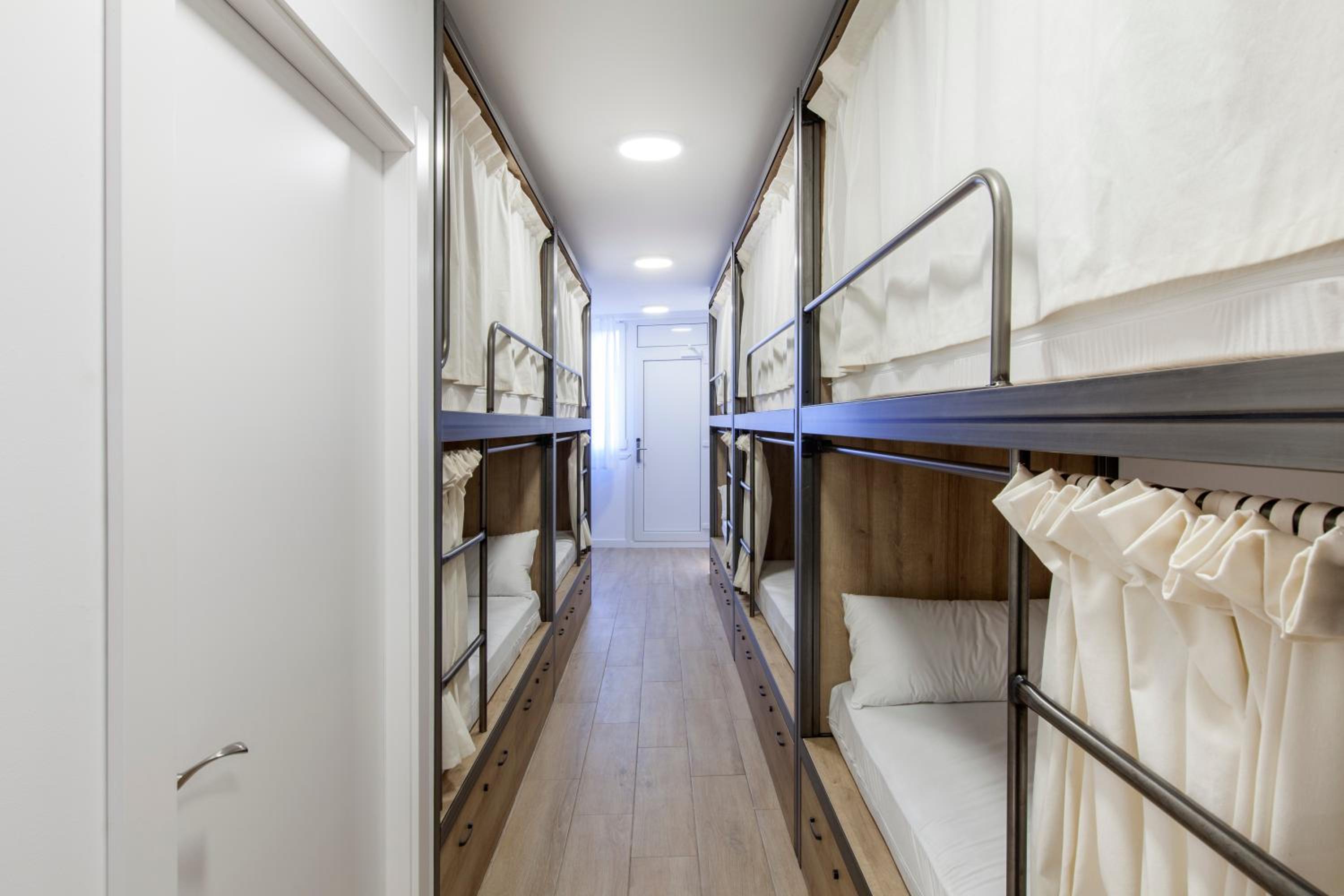 Bed in 12-Bed Dormitory Room photo 2