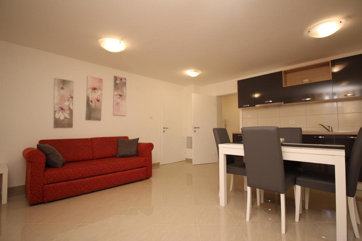 One-Bedroom Apartment photo 3
