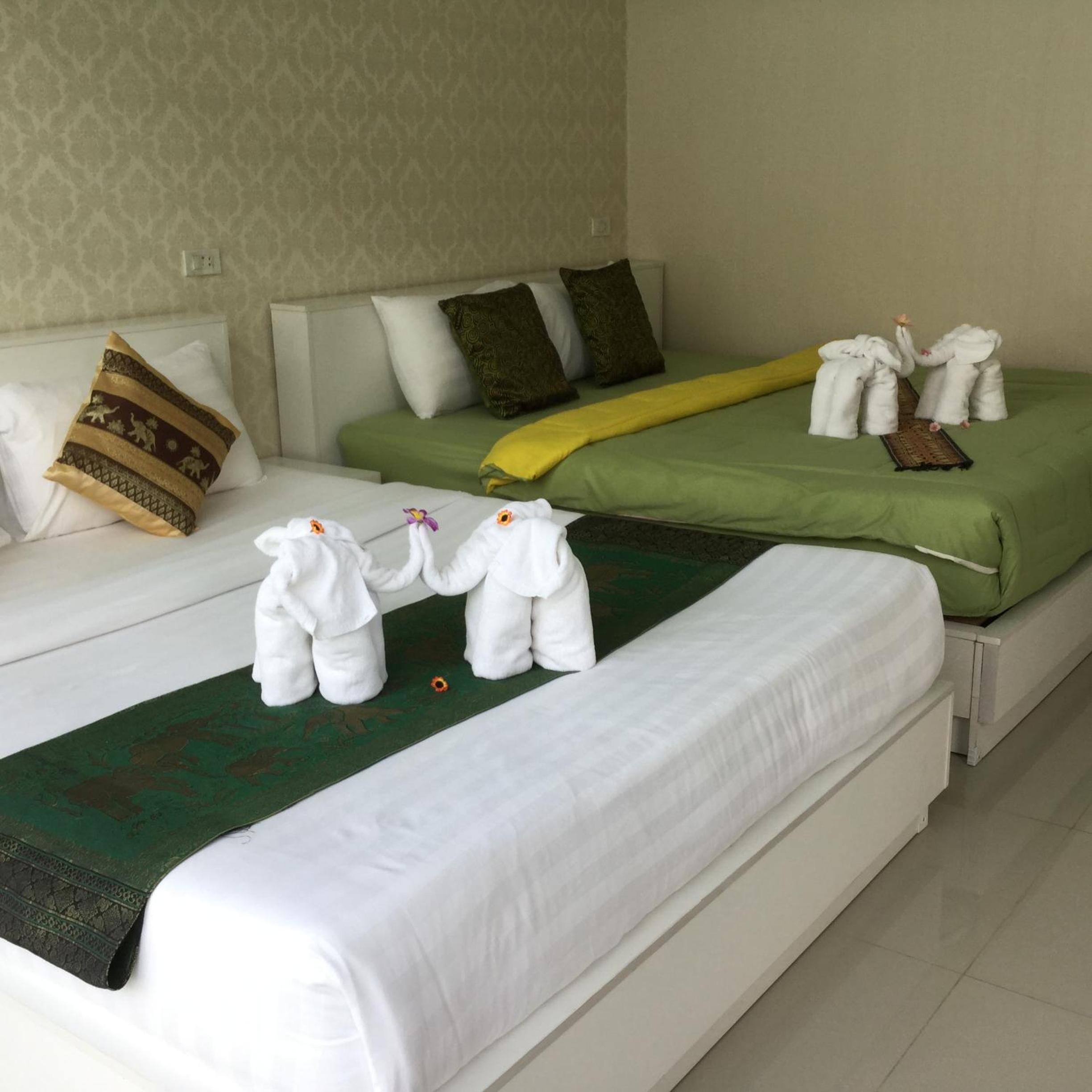 Deluxe Family Room with Pool Access  - Photo 3