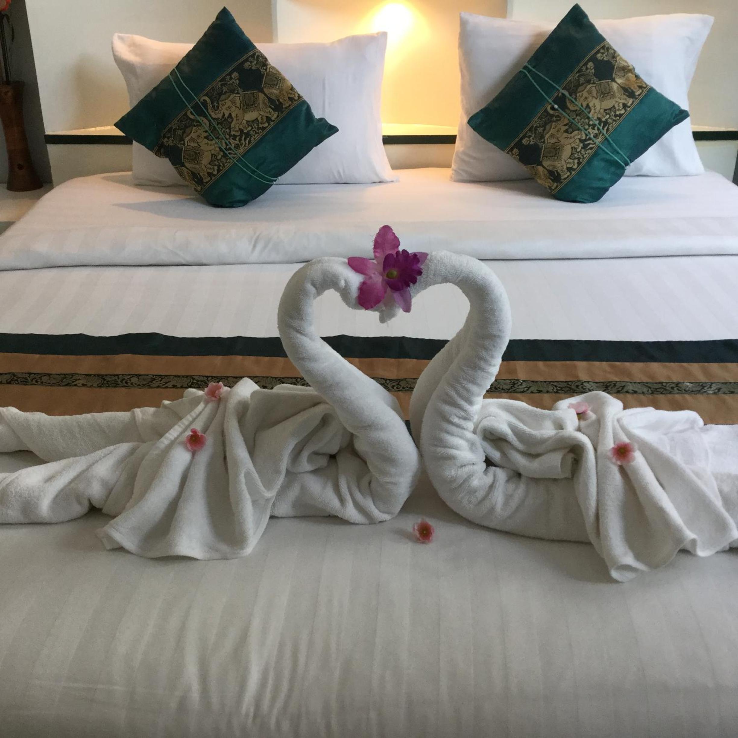 Deluxe Double or Twin Room - Photo 6