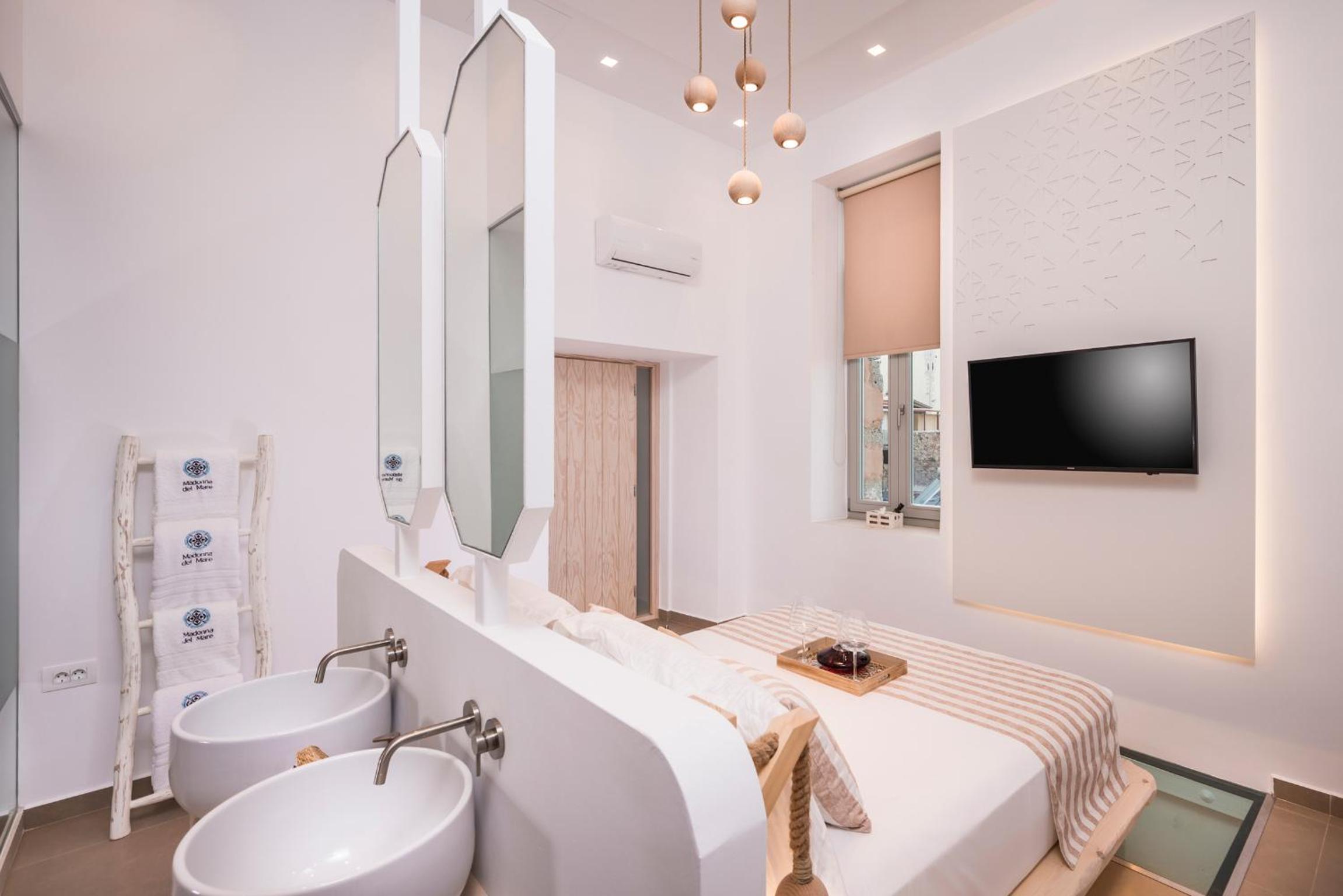 Suite with Sea View - Balcony