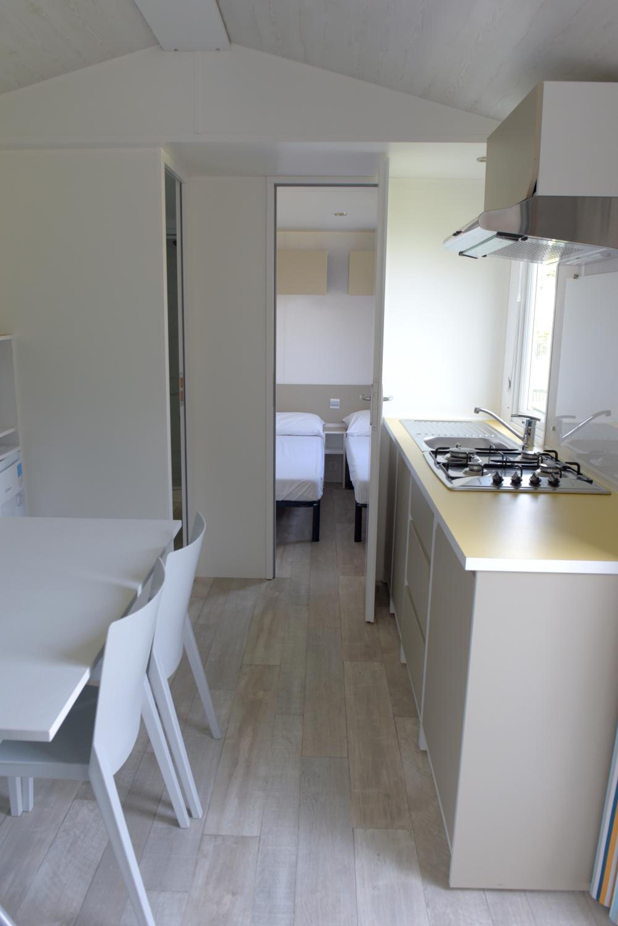 Mobile Home photo 3