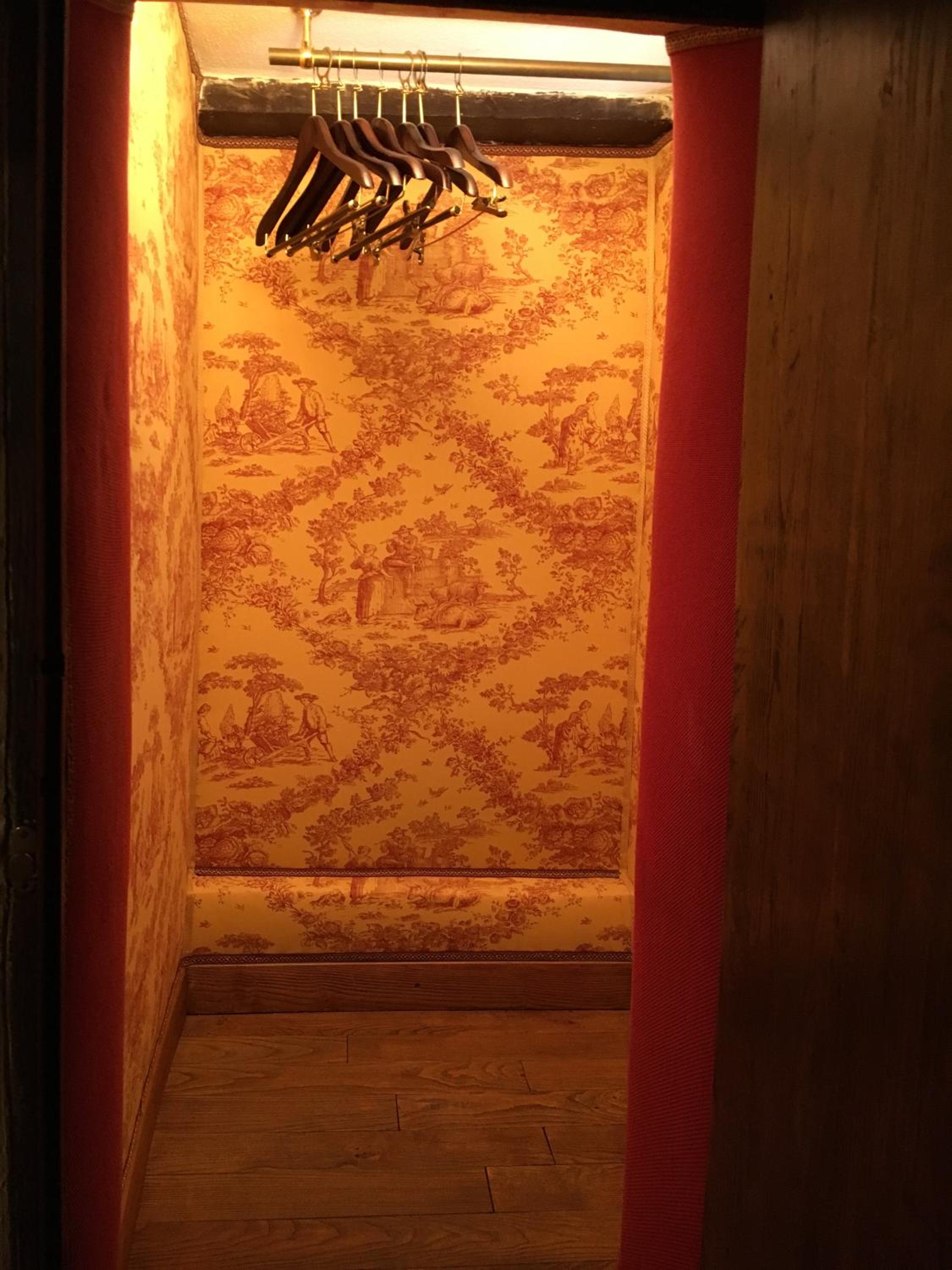 Deluxe Room - Photo 7