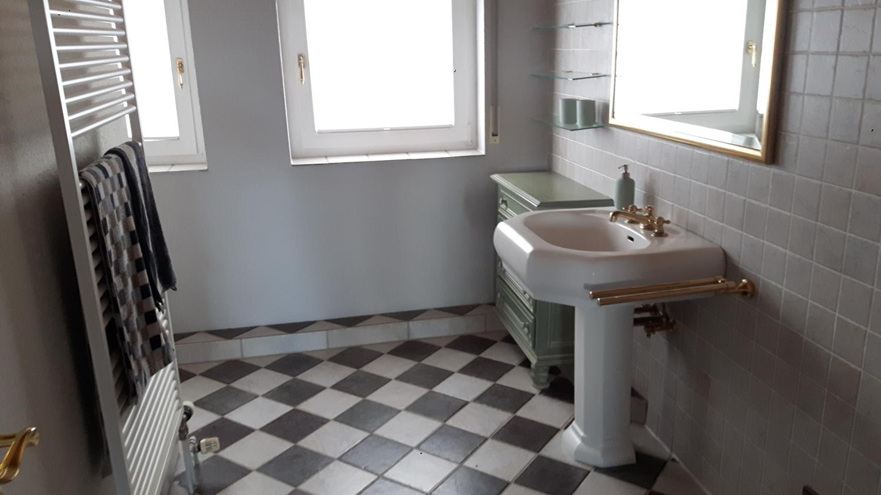 One-Bedroom Apartment - Photo 12