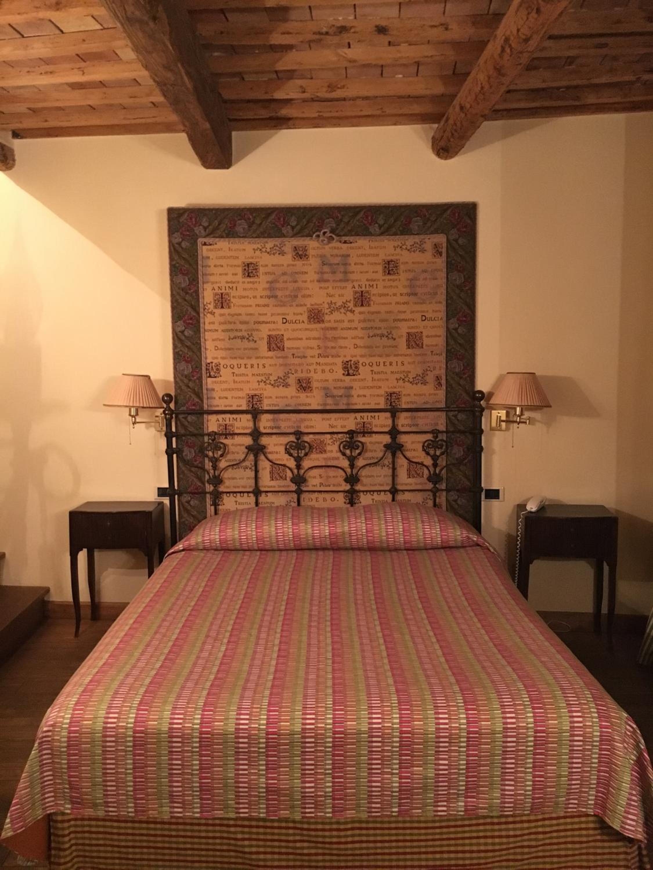 Deluxe Room - Photo 9