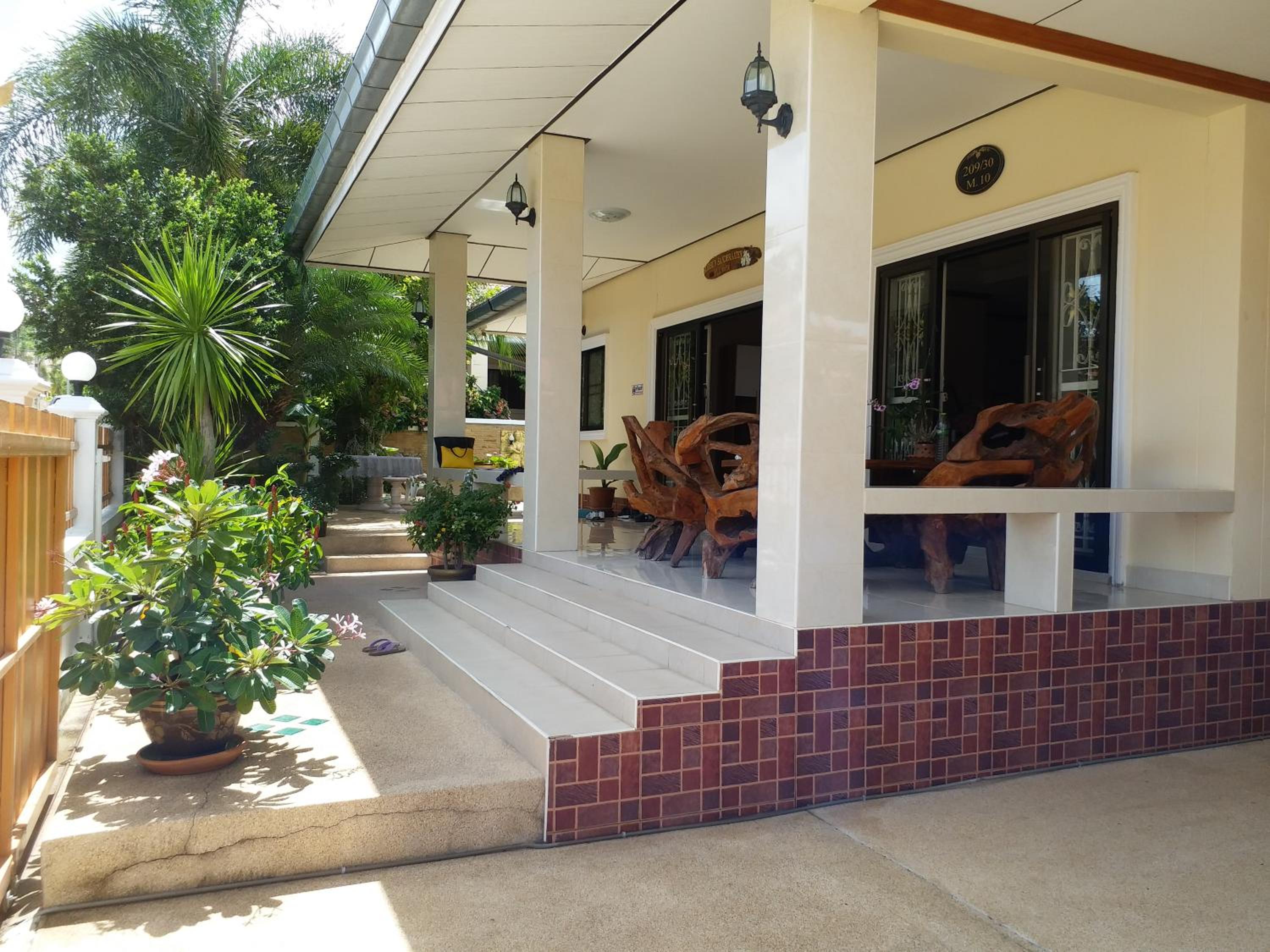 Villa with Private Pool - Photo 57